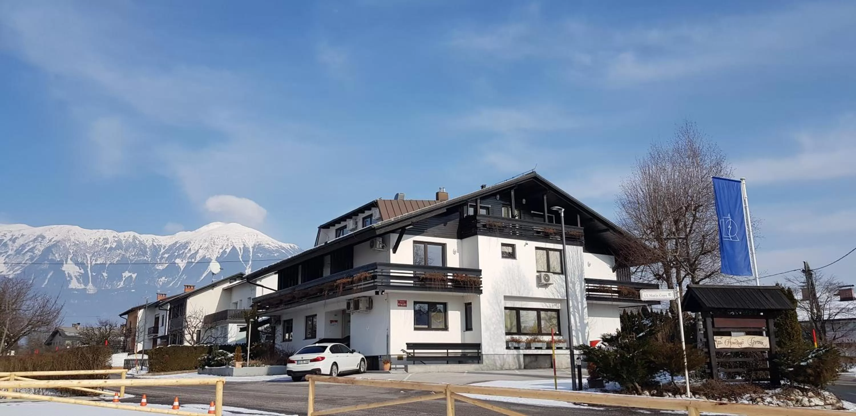 Facade/entrance, Winter in Hotel GH Kolinska