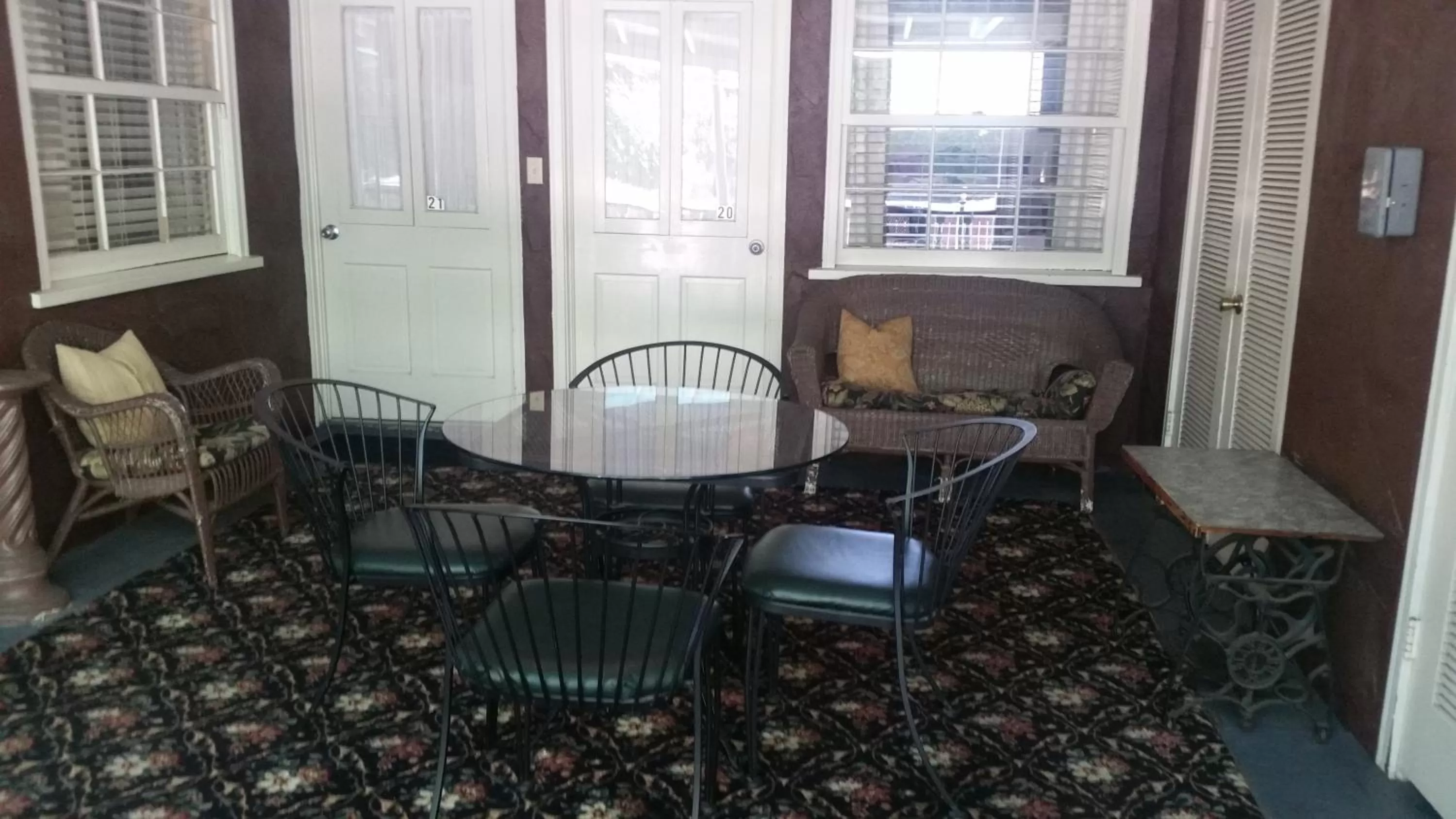 Area and facilities in Gunn House Hotel