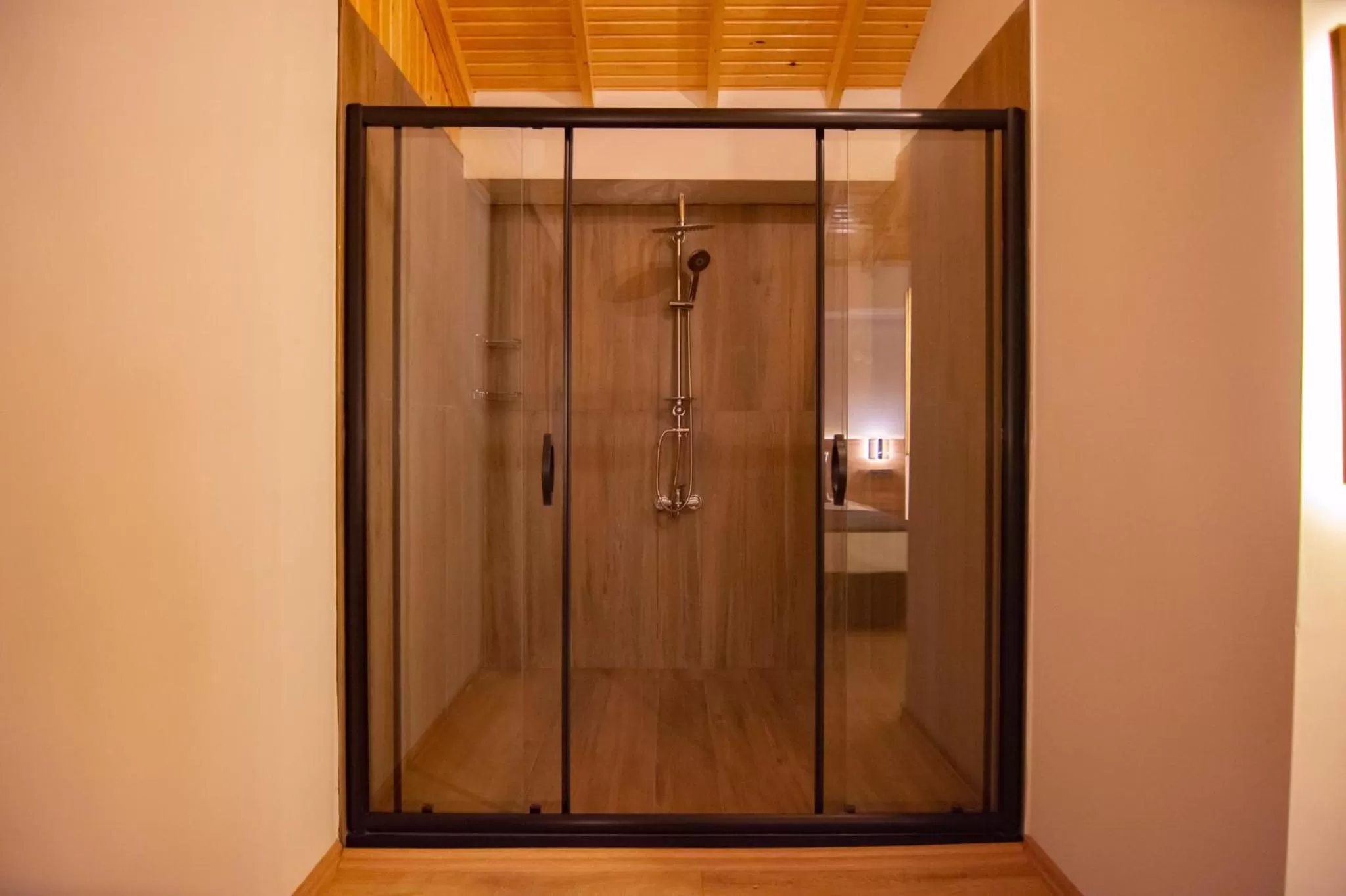 Bathroom in Sandal Otel