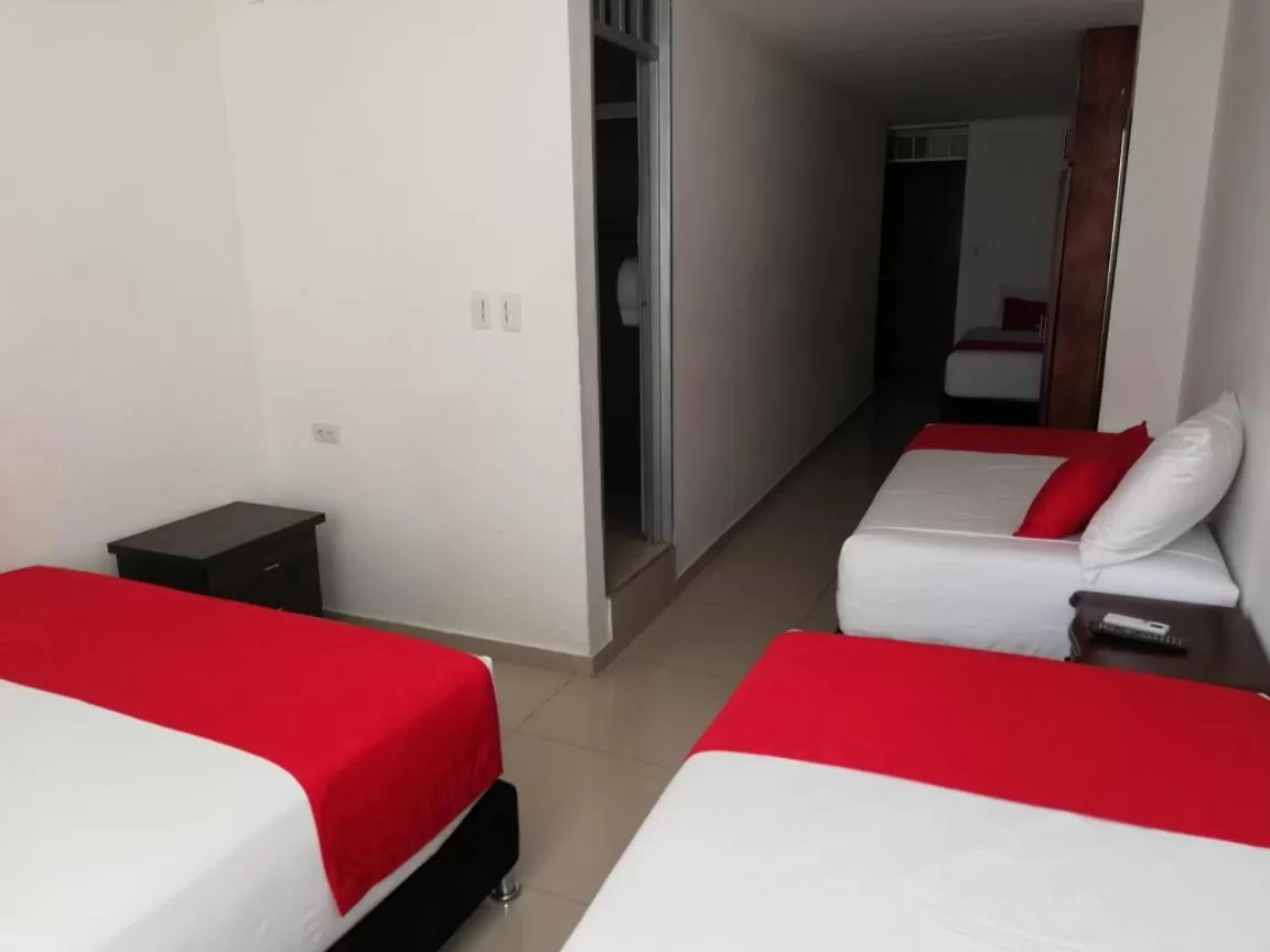 Bedroom, Bed in Hotel Cafe Plaza