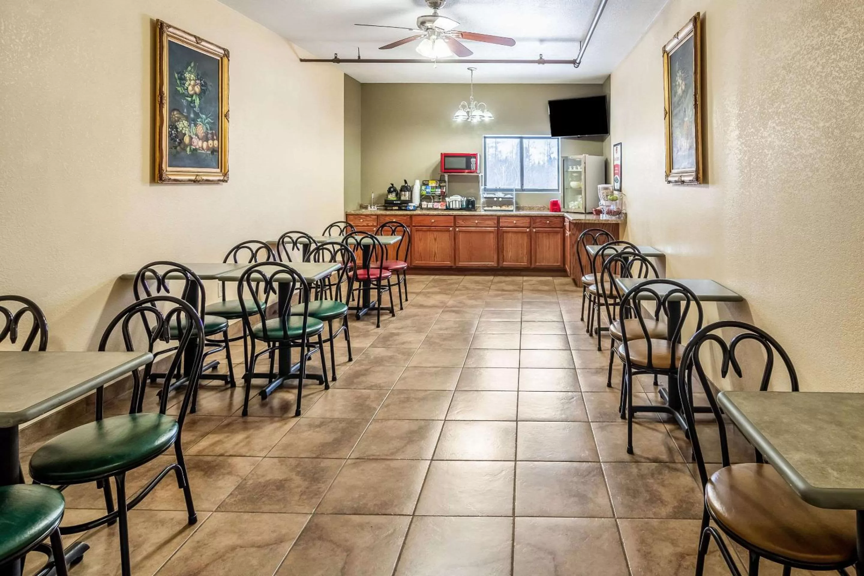 Restaurant/places to eat in Econo Lodge Cadillac by Choice