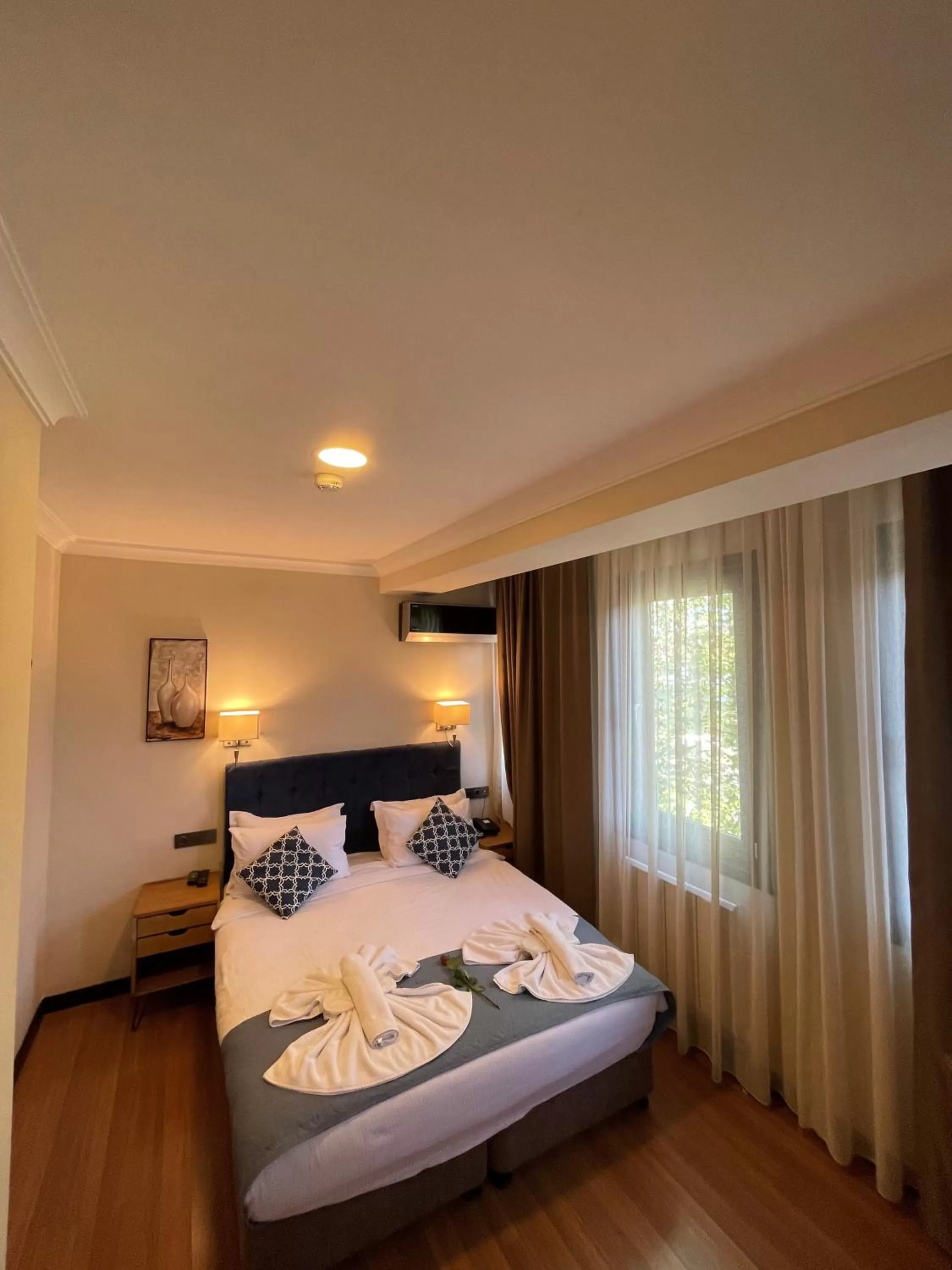 Massage, Bed in Nomade Old City Hotel