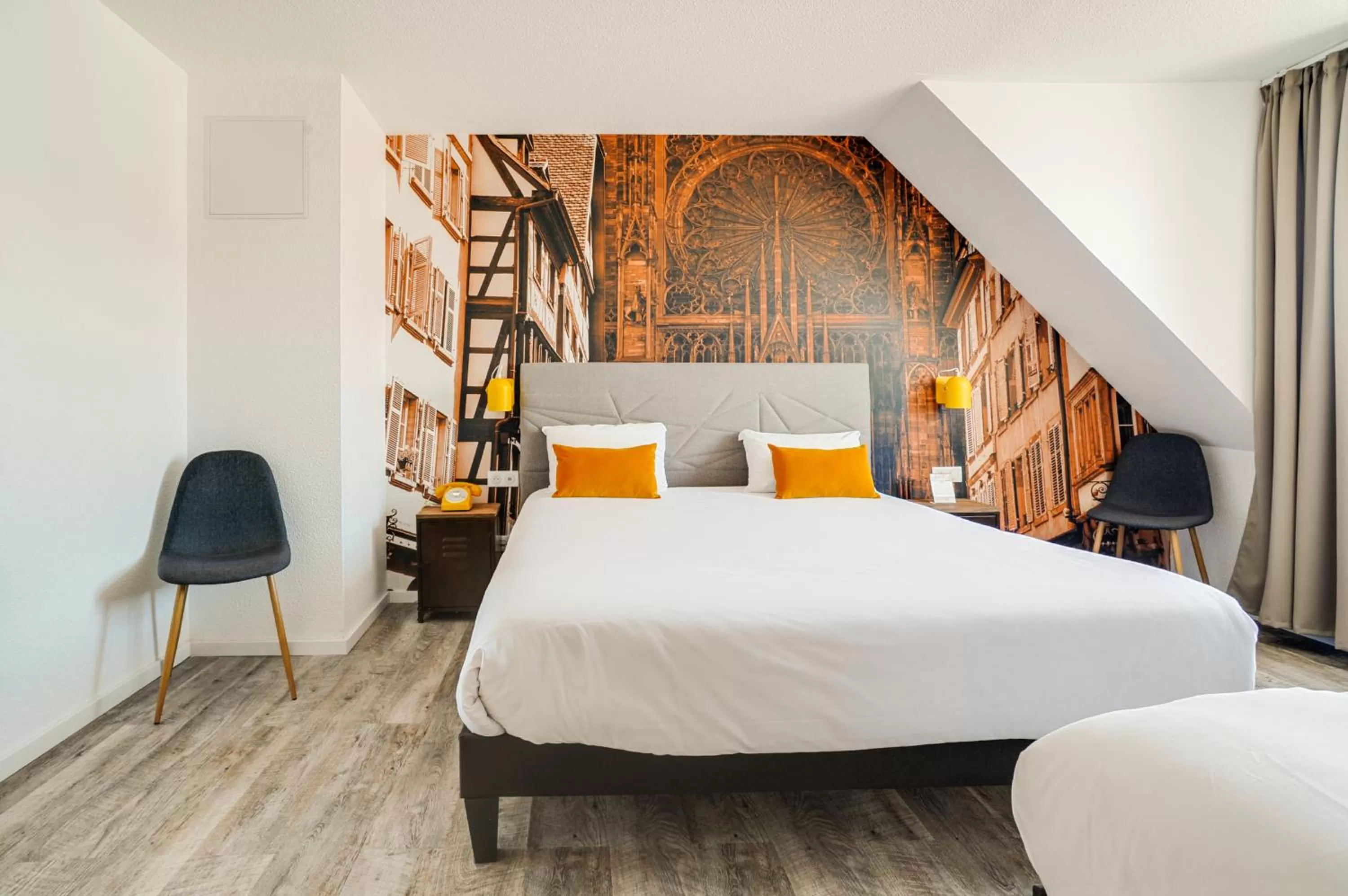 Photo of the whole room in La Maison Hôtel Mulhouse Centre