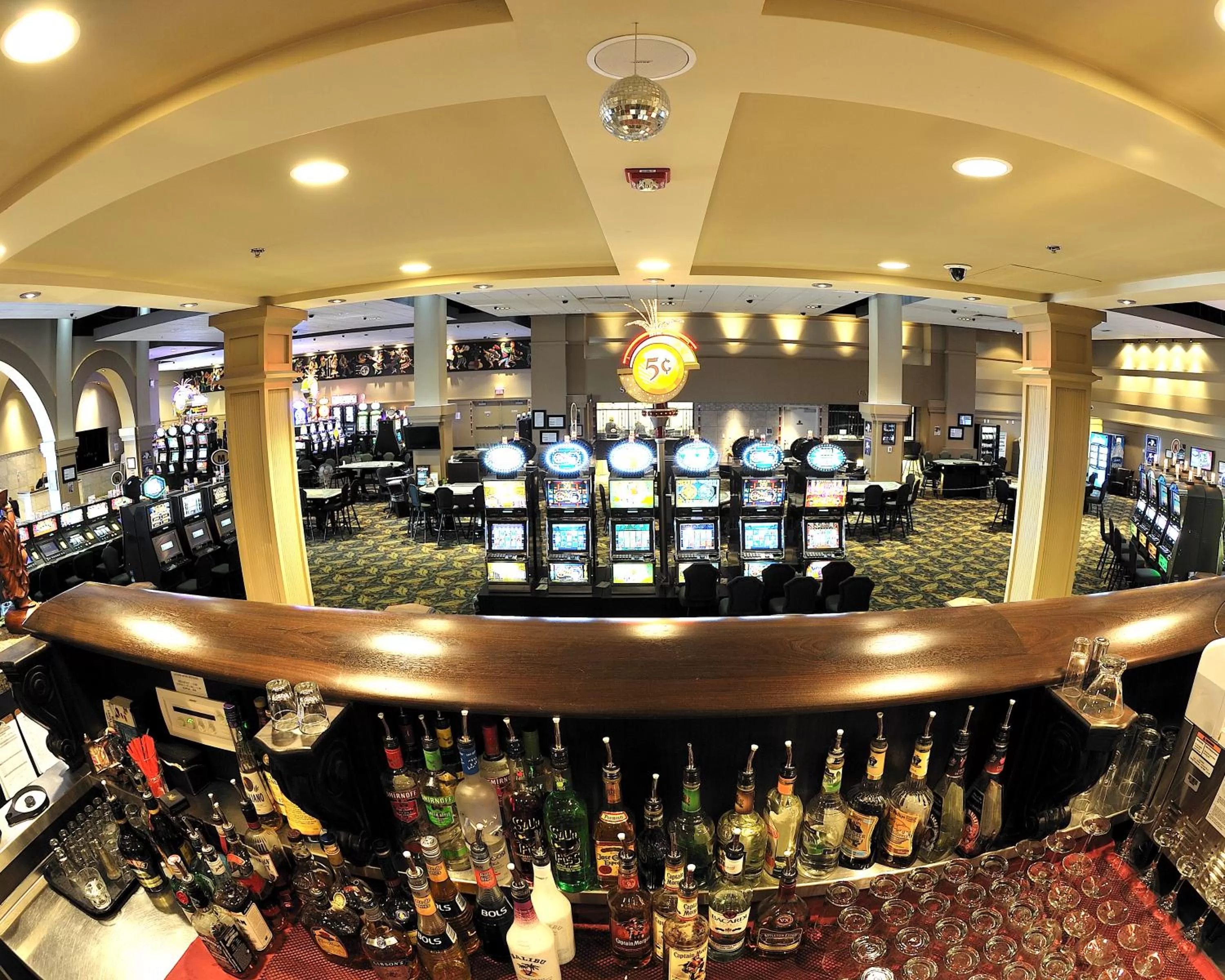 Lounge or bar in Camrose Resort Hotel