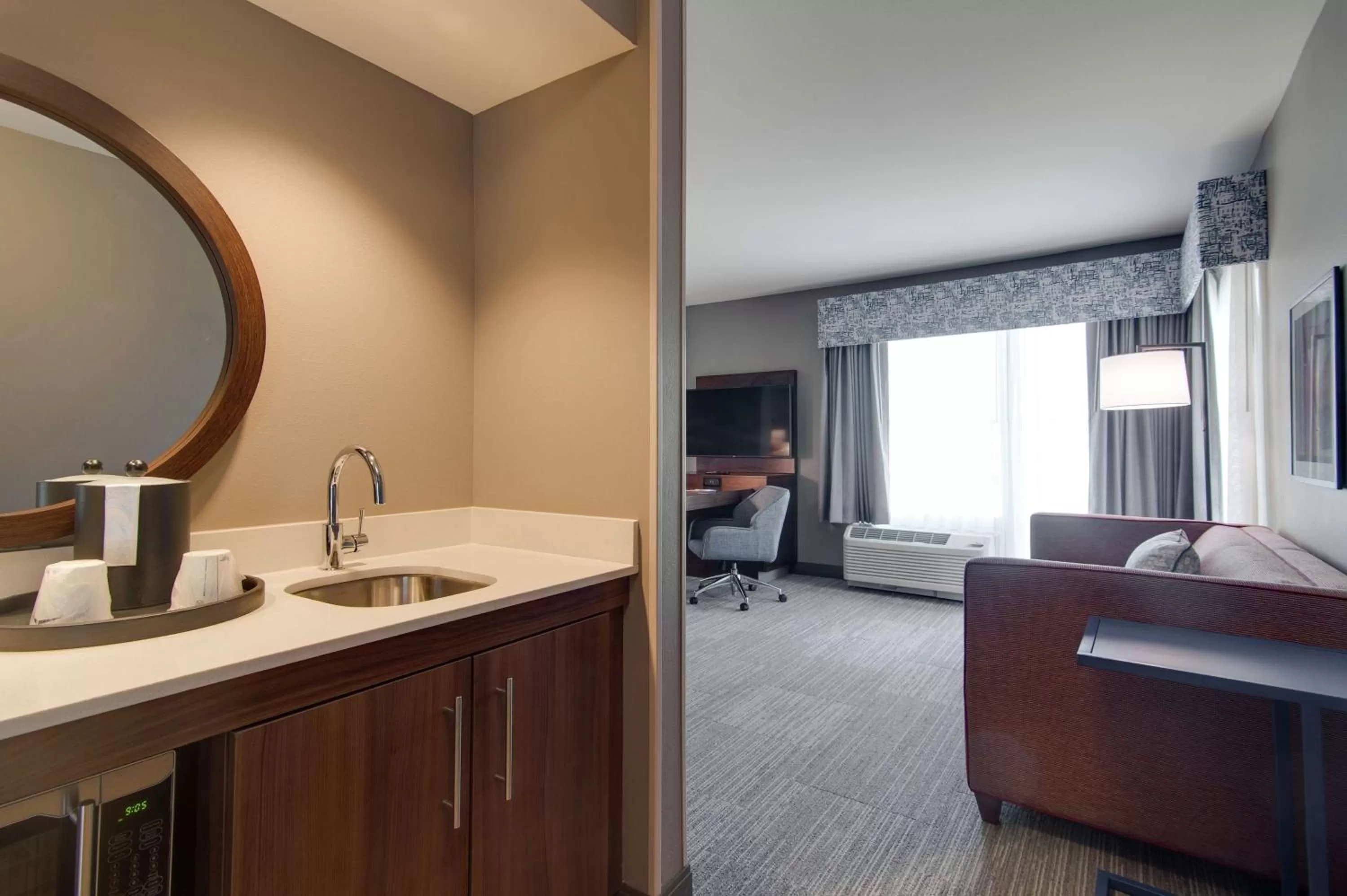 Bedroom in Hampton Inn & Suites by Hilton Nashville North Skyline