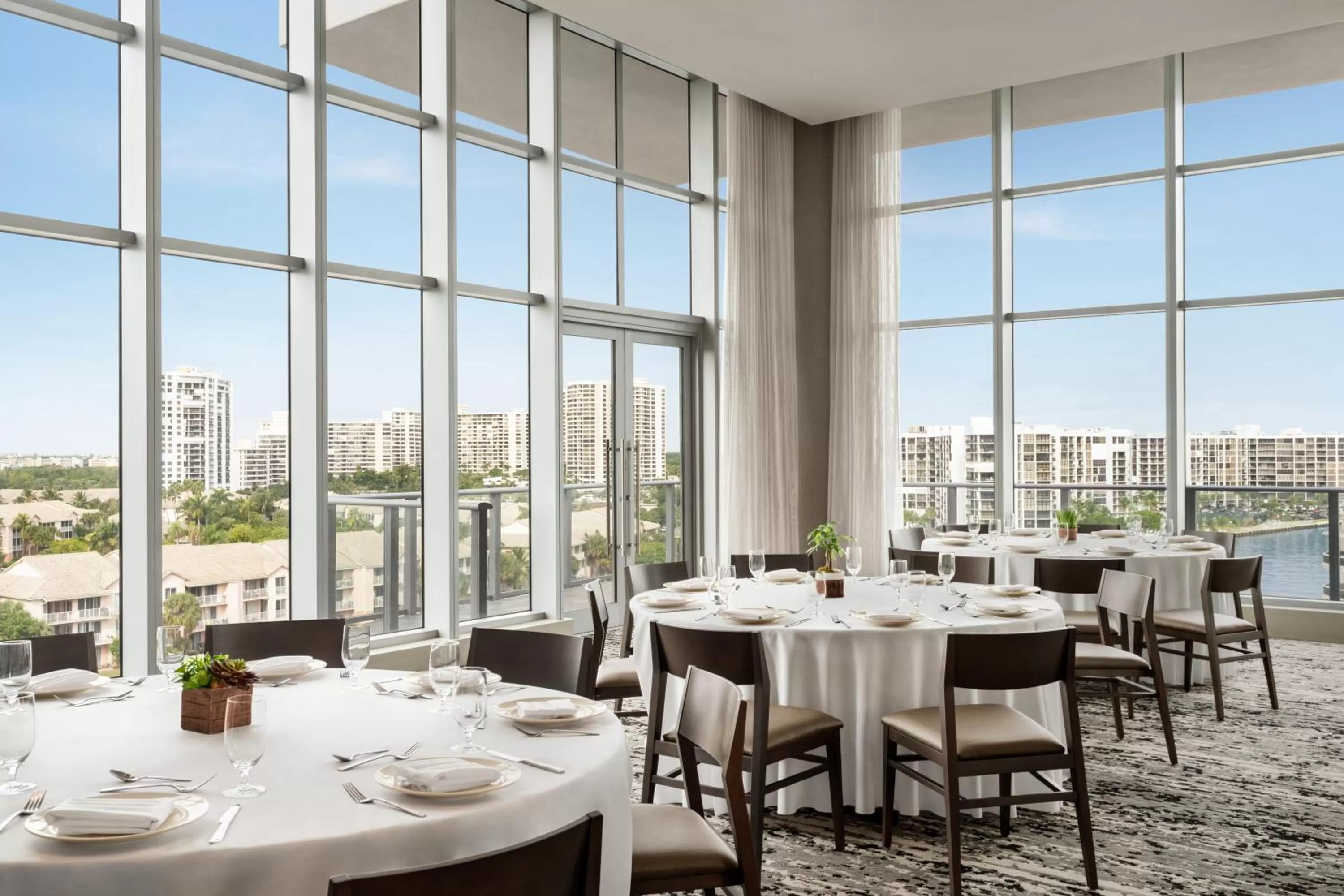 Photo of the whole room, Restaurant/Places to Eat in Hyde Beach House