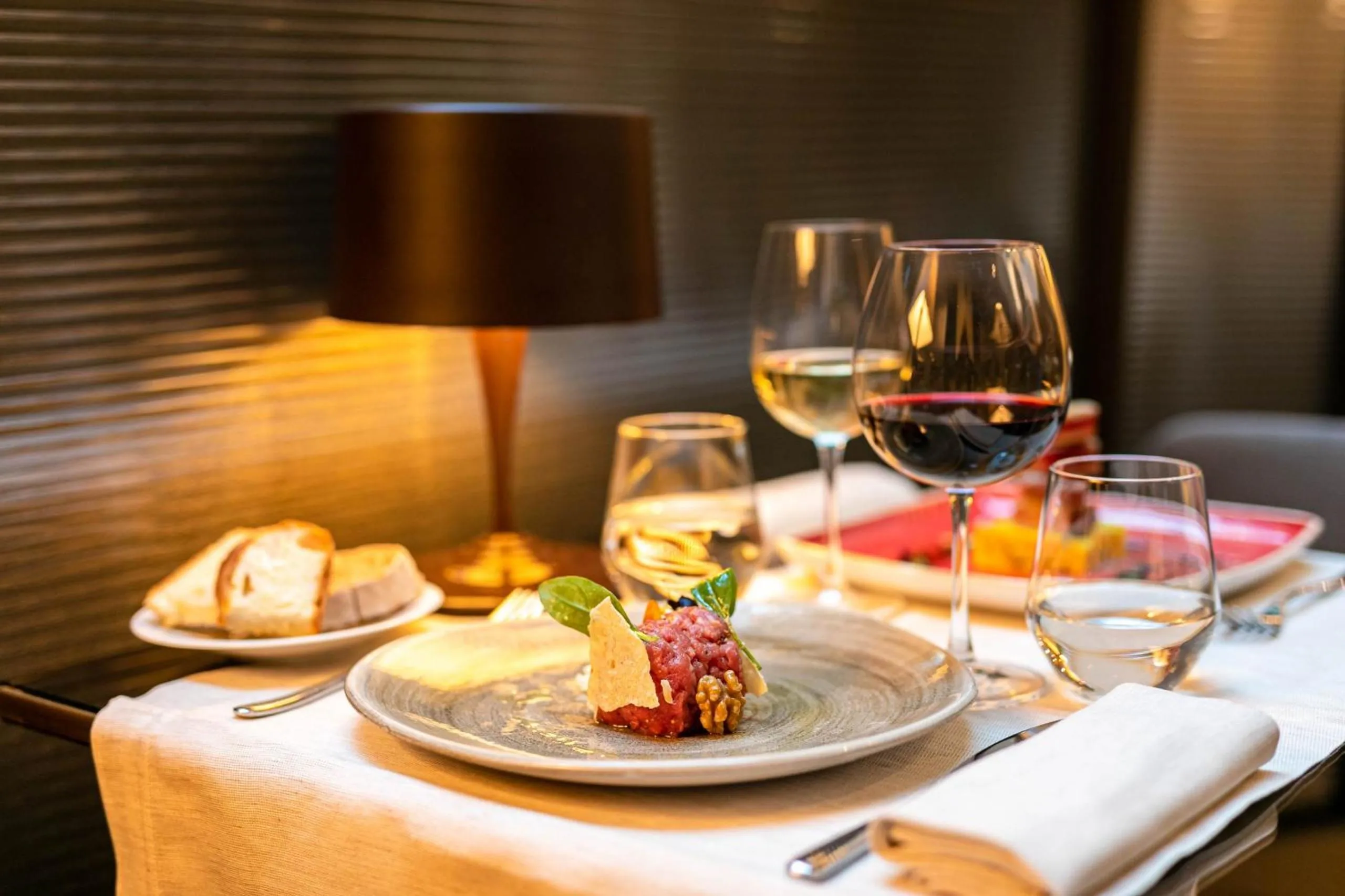 Food and drinks in Hotel Milano Scala