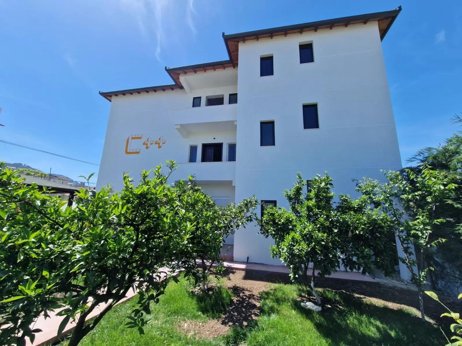 Property Building in Vila C++