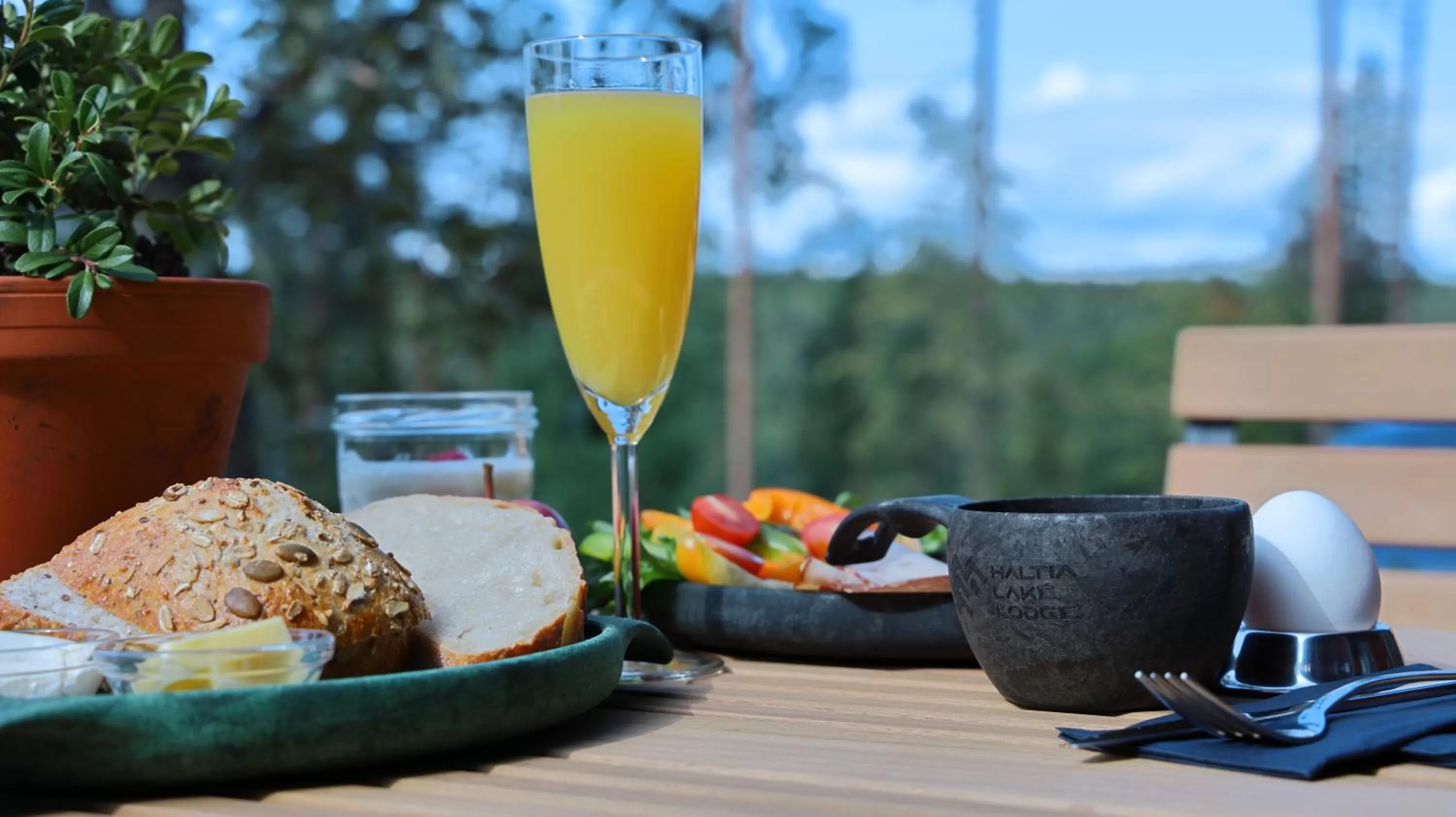 Breakfast in Haltia Lake Lodge nature boutique hotel & glamping