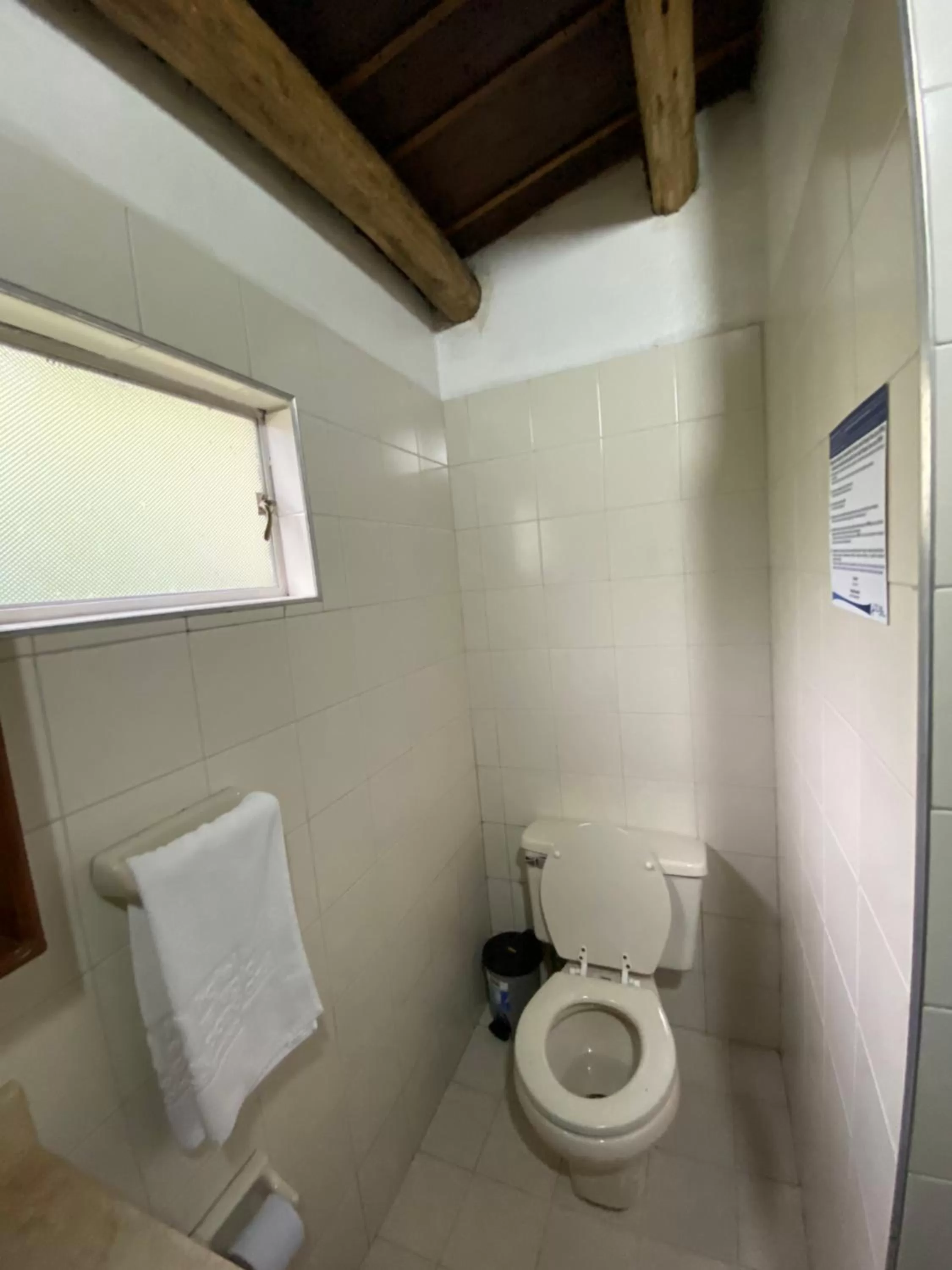 Bathroom in Hotel Refugio Pozo Azul