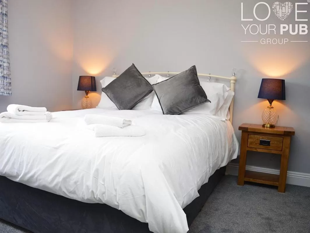 Bedroom, Bed in The Dog & Crook