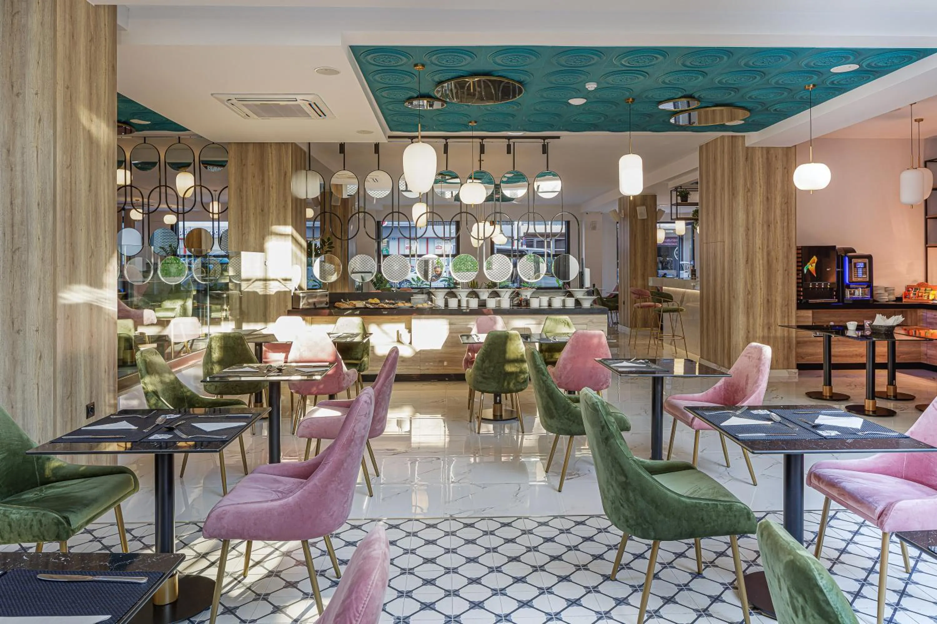 Restaurant/places to eat in Jo An Palace