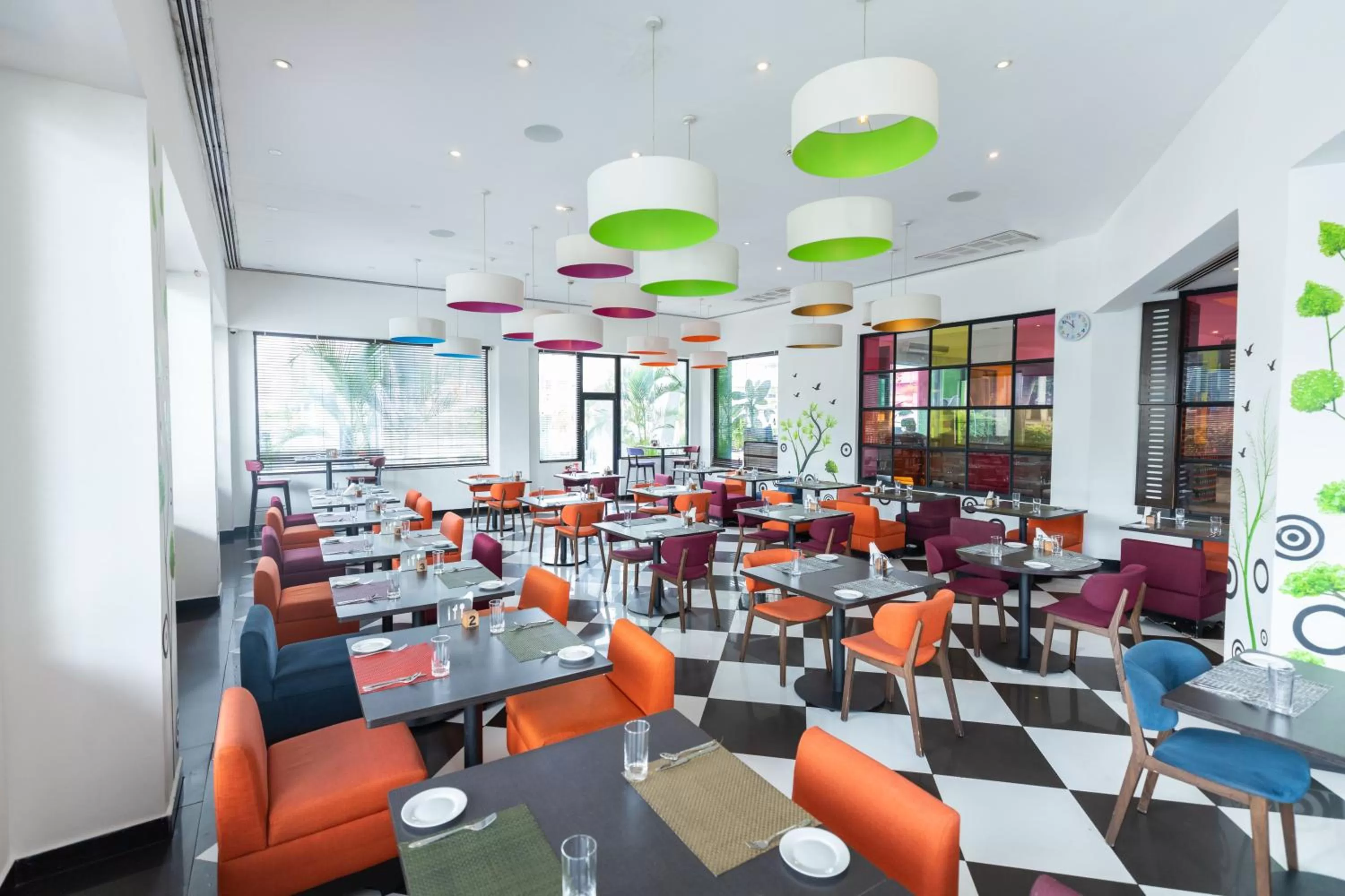Restaurant/places to eat in Ibis Styles Accra Airport