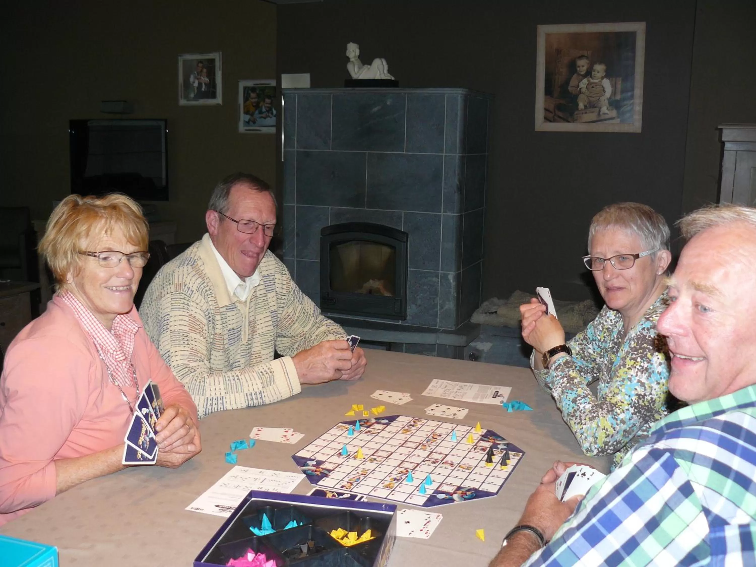 People in B&B Jo - Li