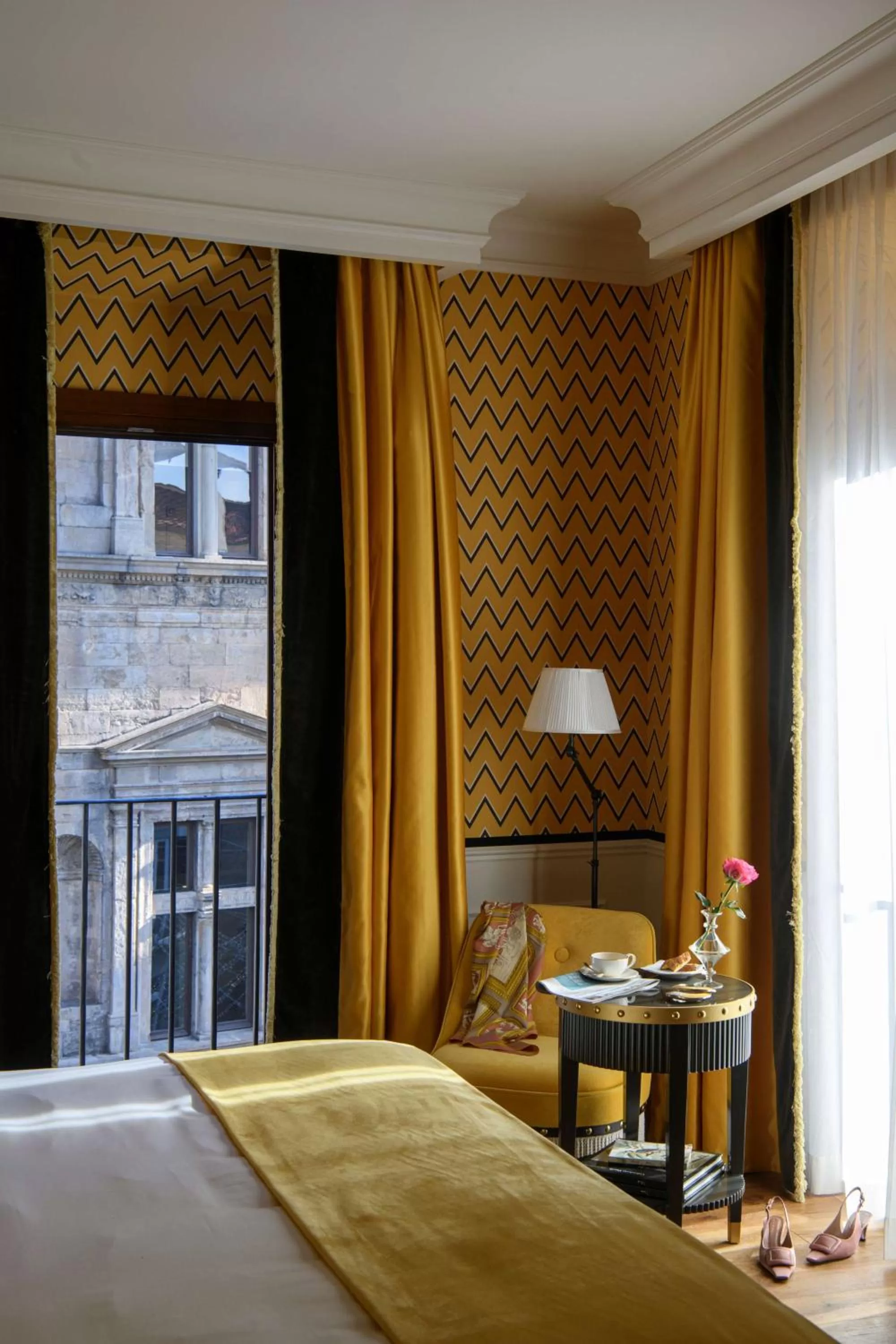 Photo of the whole room, Bed in IL Tornabuoni The Unbound Collection by Hyatt