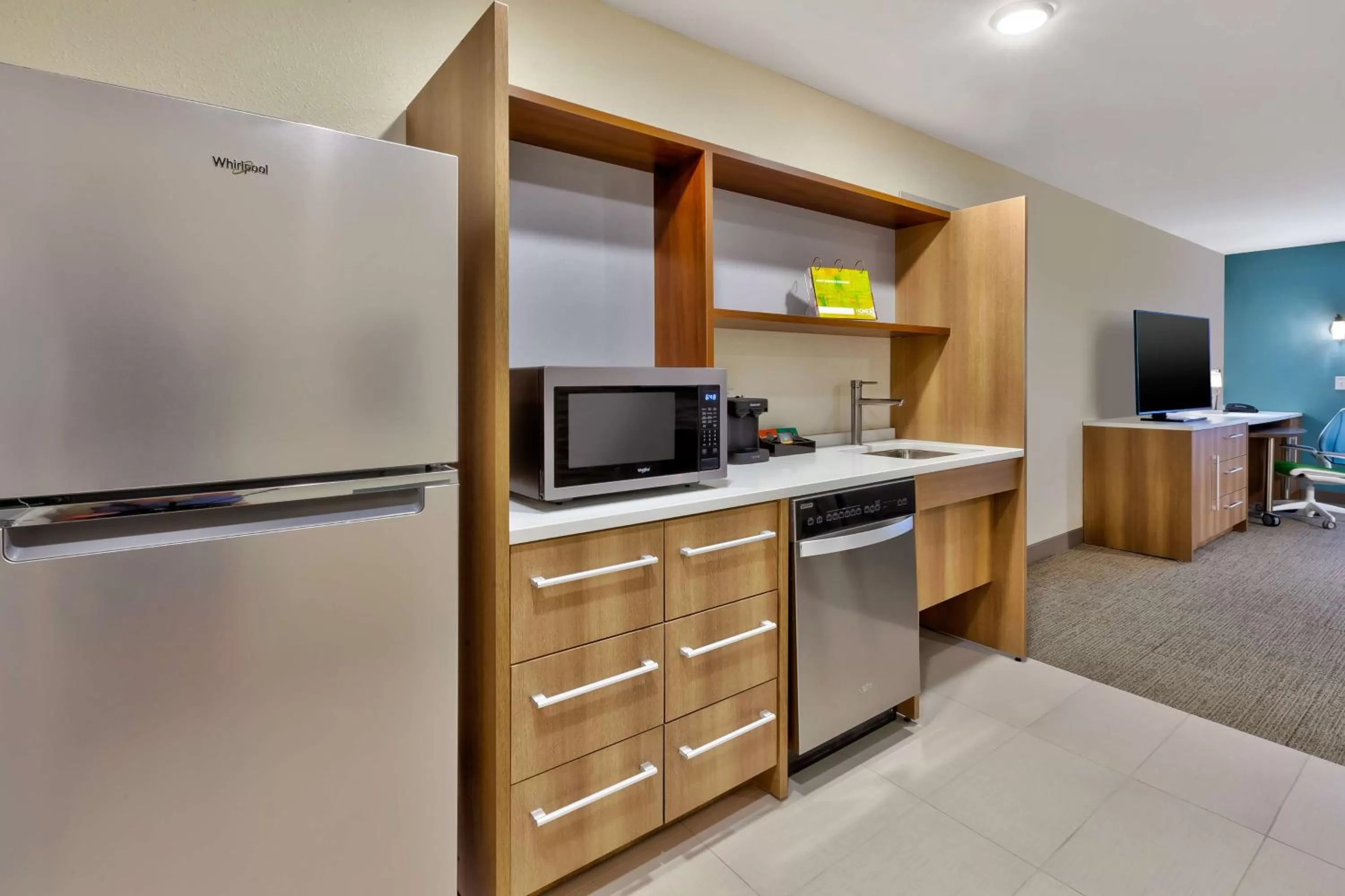 Kitchen or kitchenette in Home2 Suites By Hilton Battle Creek, Mi