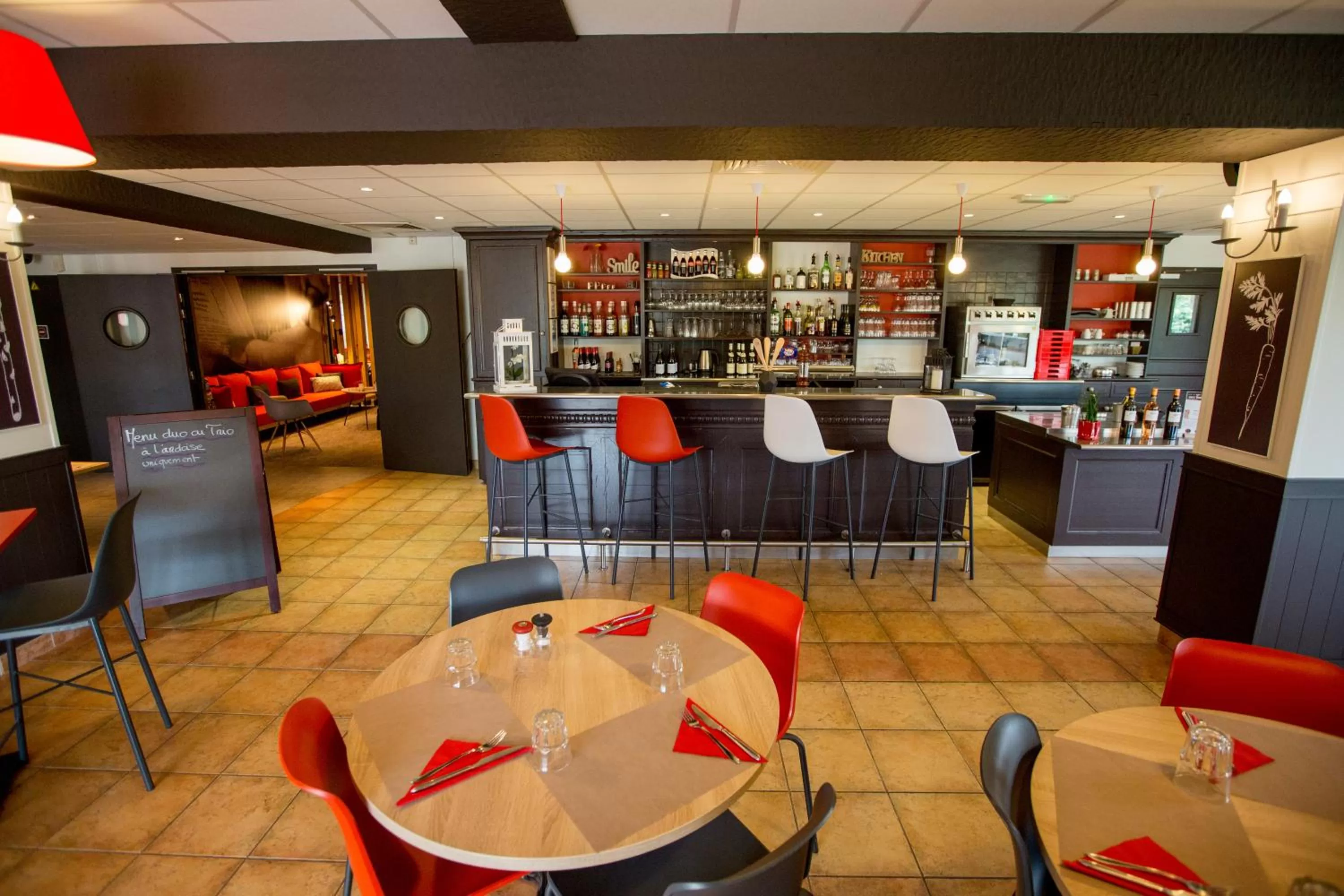 Restaurant/places to eat in ibis Cherbourg La Glacerie