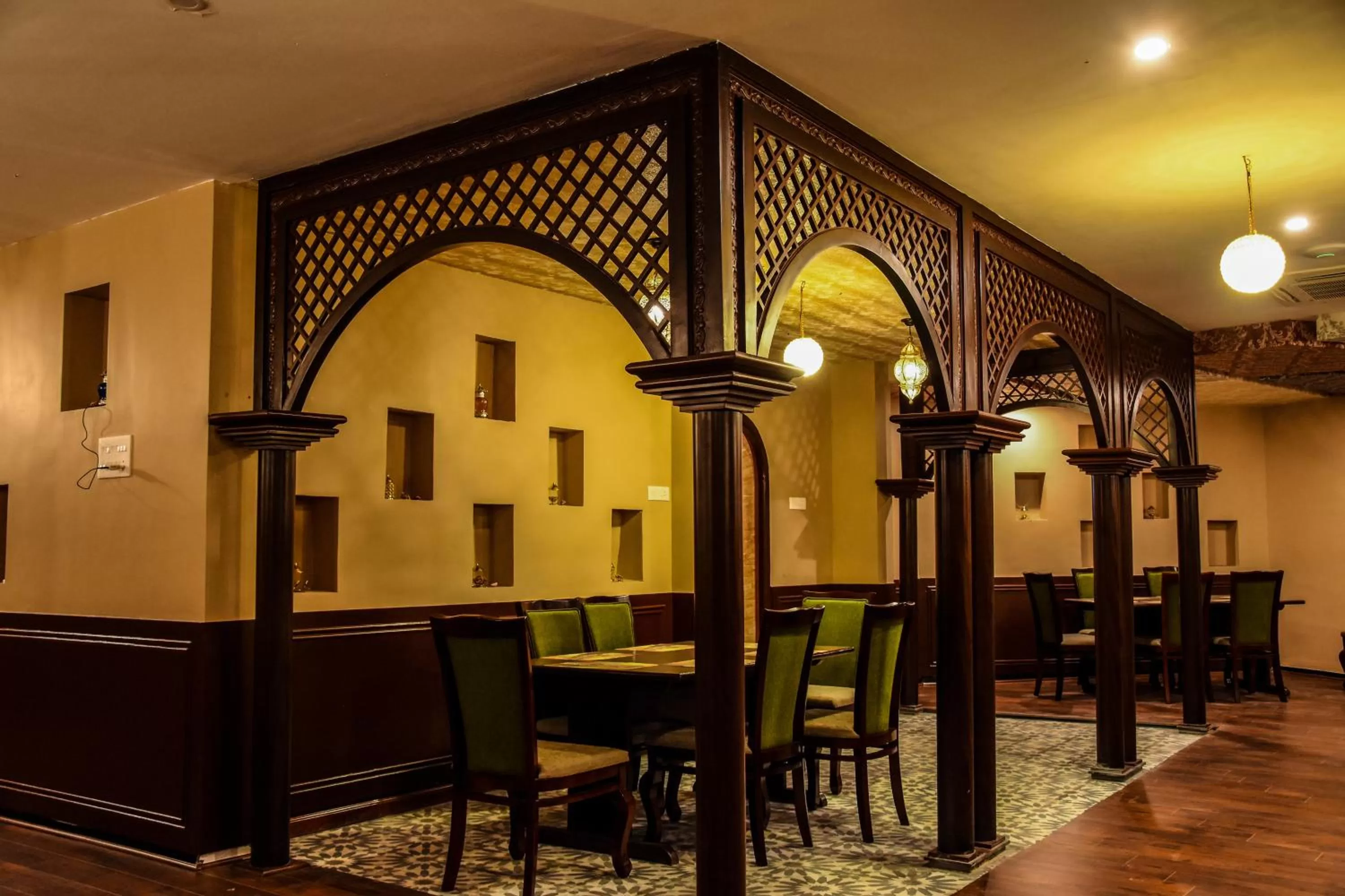 Restaurant/Places to Eat in Poppys Tower Tiruppur