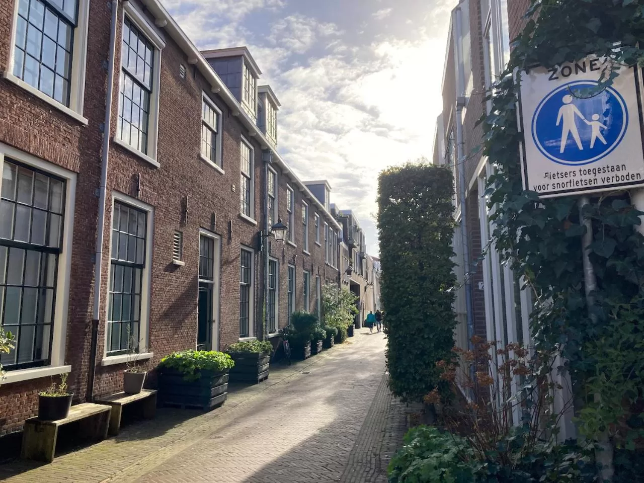 Day, Property Building in GuesthouseOne