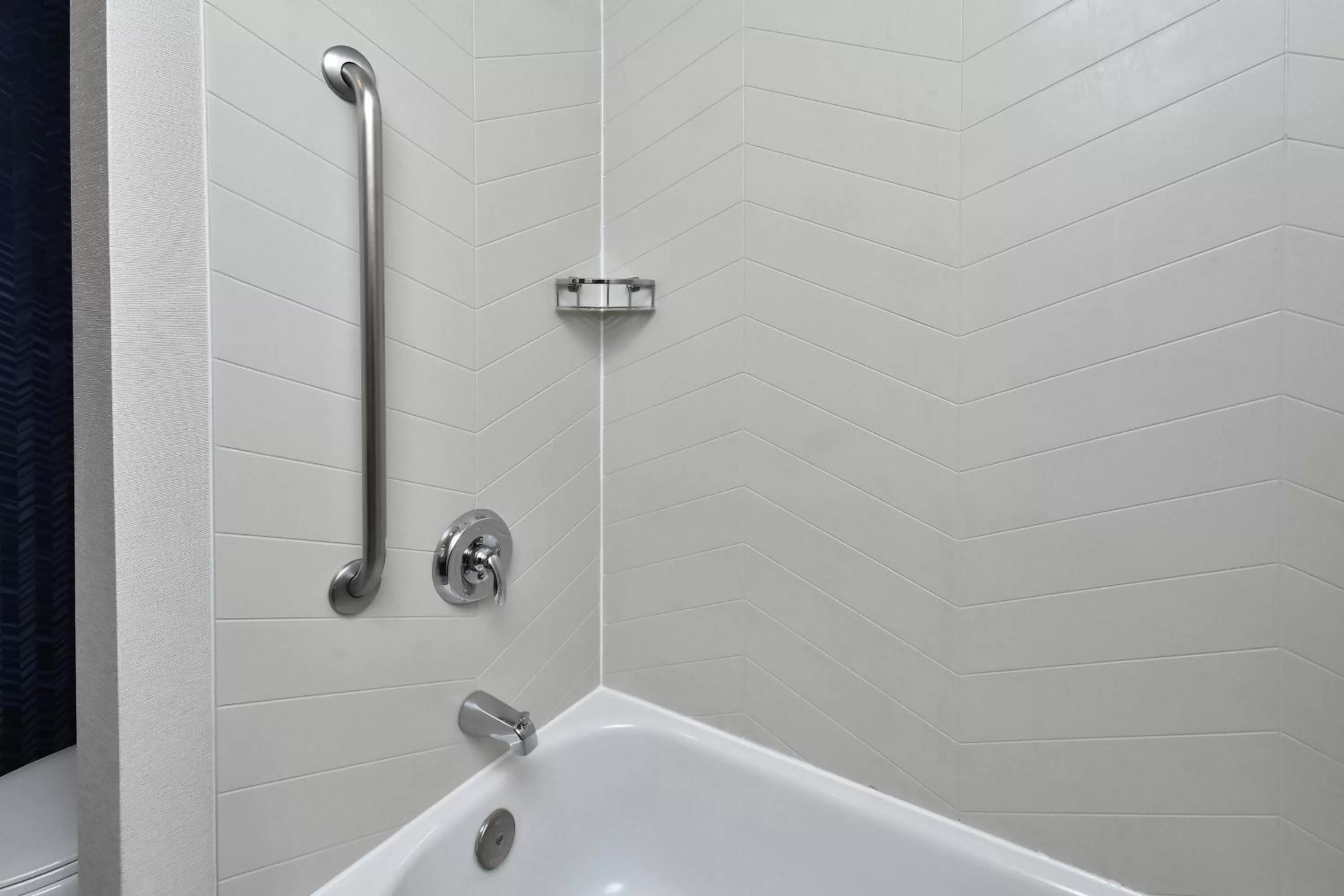 Bathroom in Fairfield Inn & Suites by Marriott Richmond Innsbrook