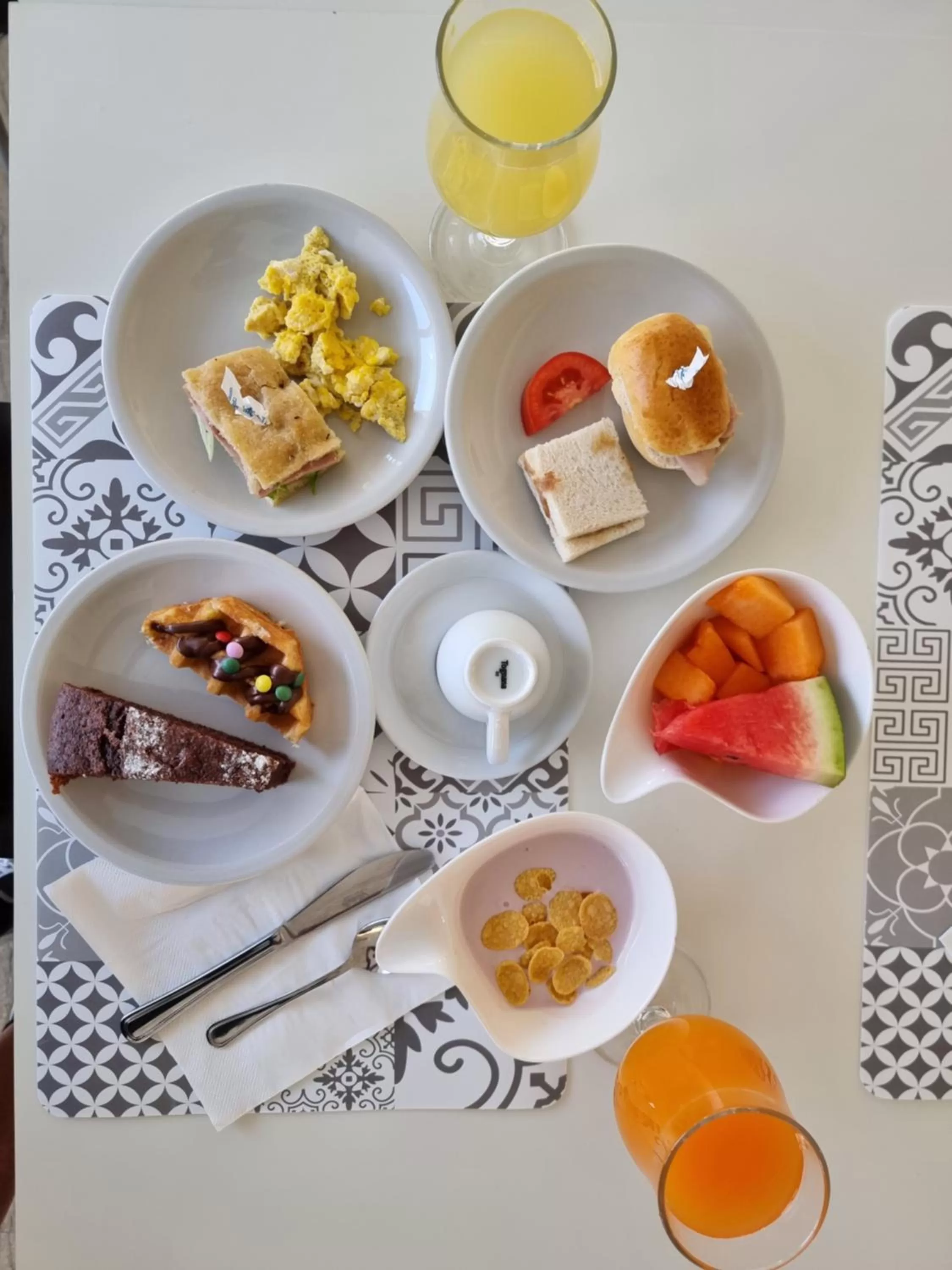 Food and drinks in Hotel Kim