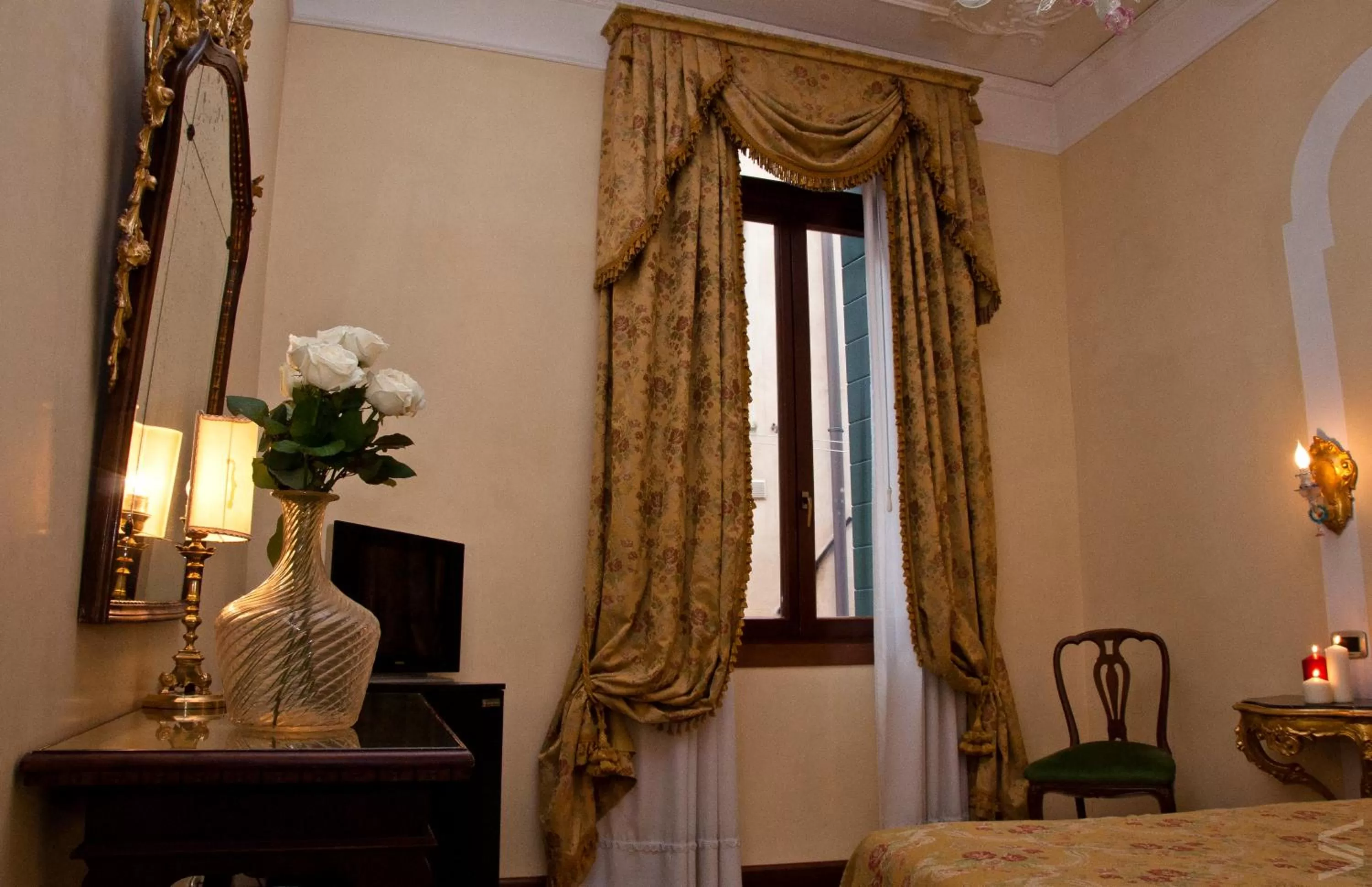 Decorative detail in Residenza d'Epoca San Cassiano