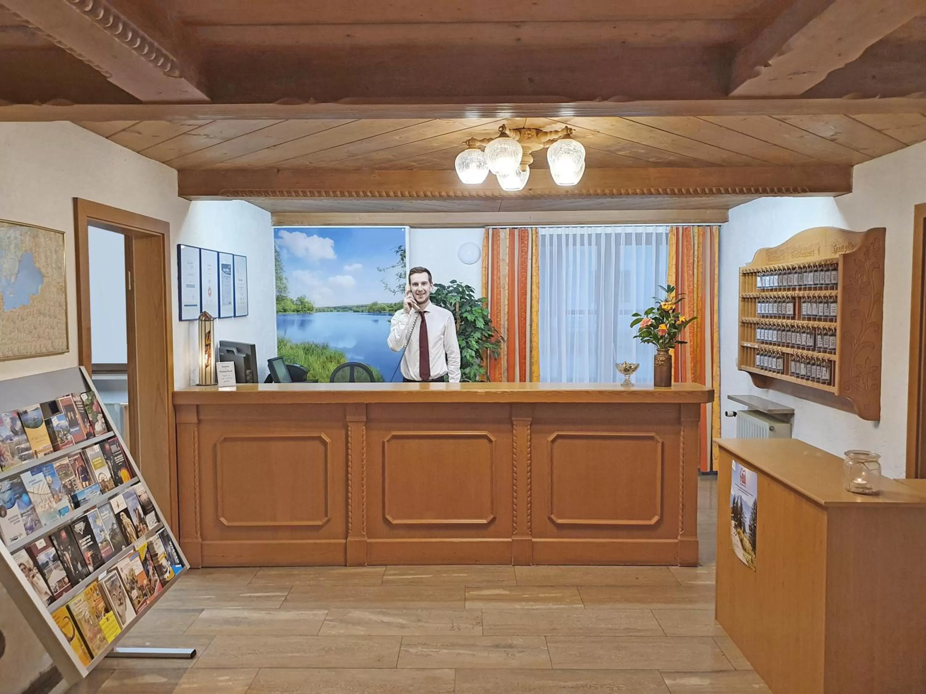 Lobby or reception in Hotel Seeblick & Ferienwohnung