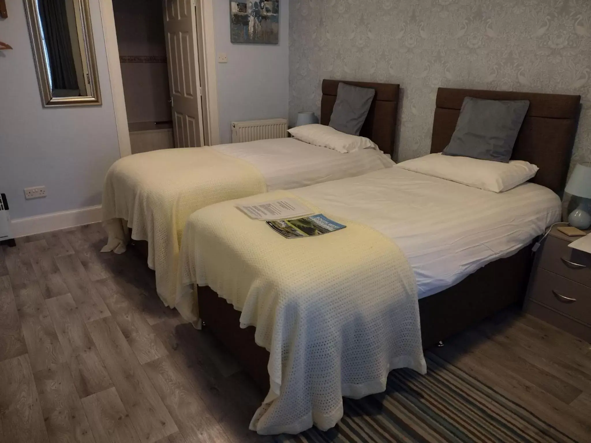 Standard Double Room in 29 Well Street B&B Standard Double Room in 29 Well Street B&B