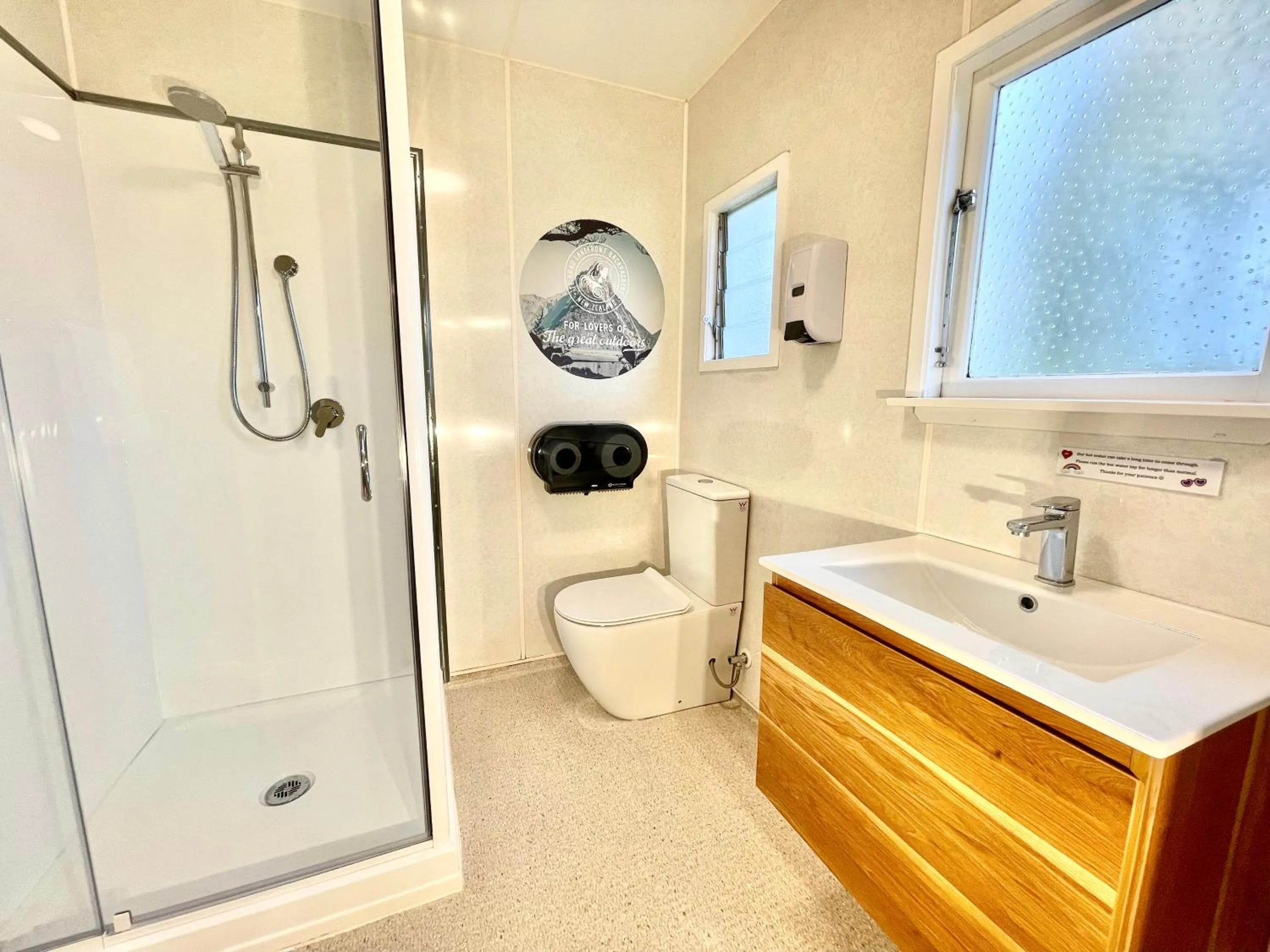 Te Anau Lakefront Backpackers