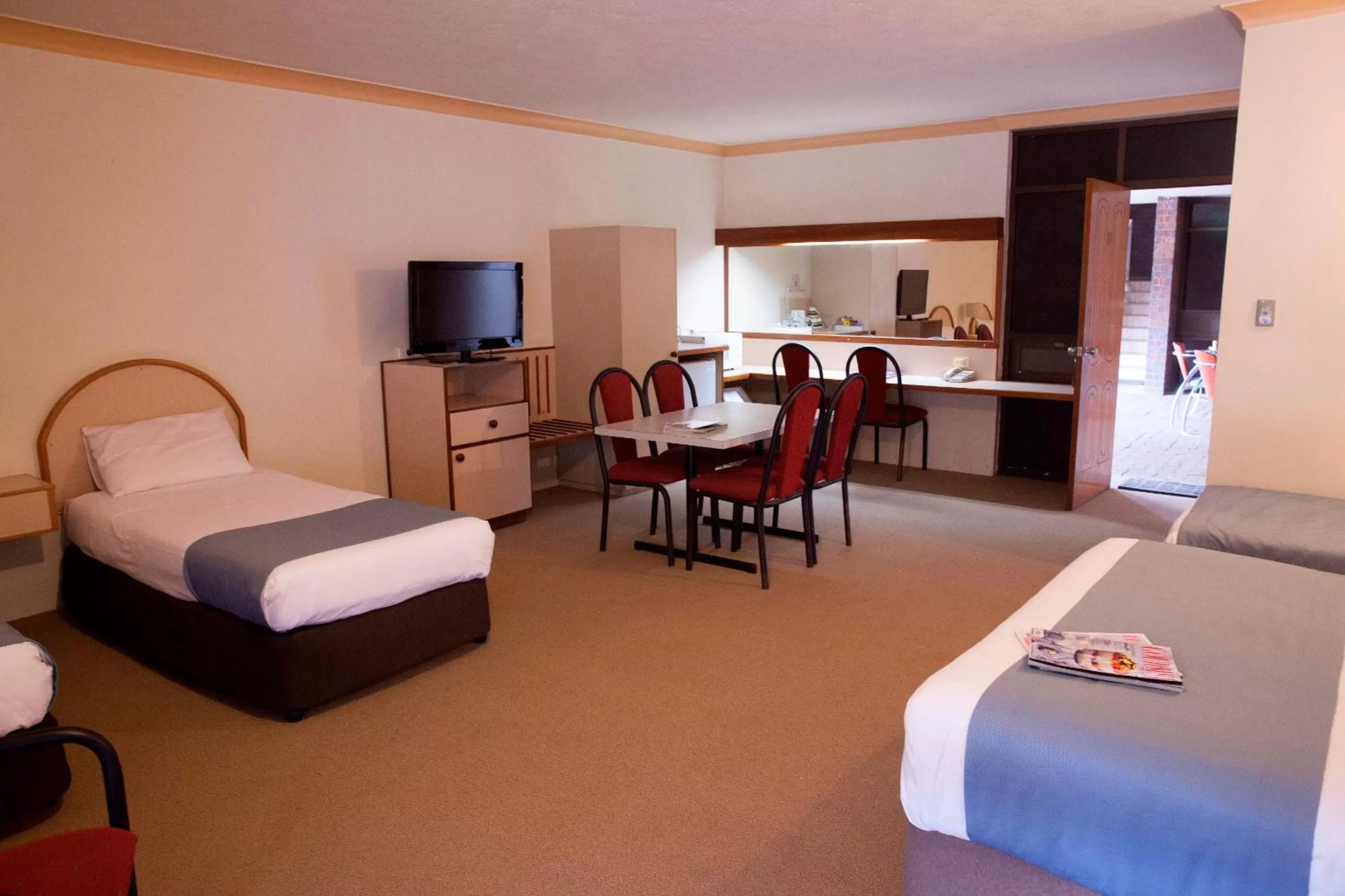 Bed in Longreach Motor Inn