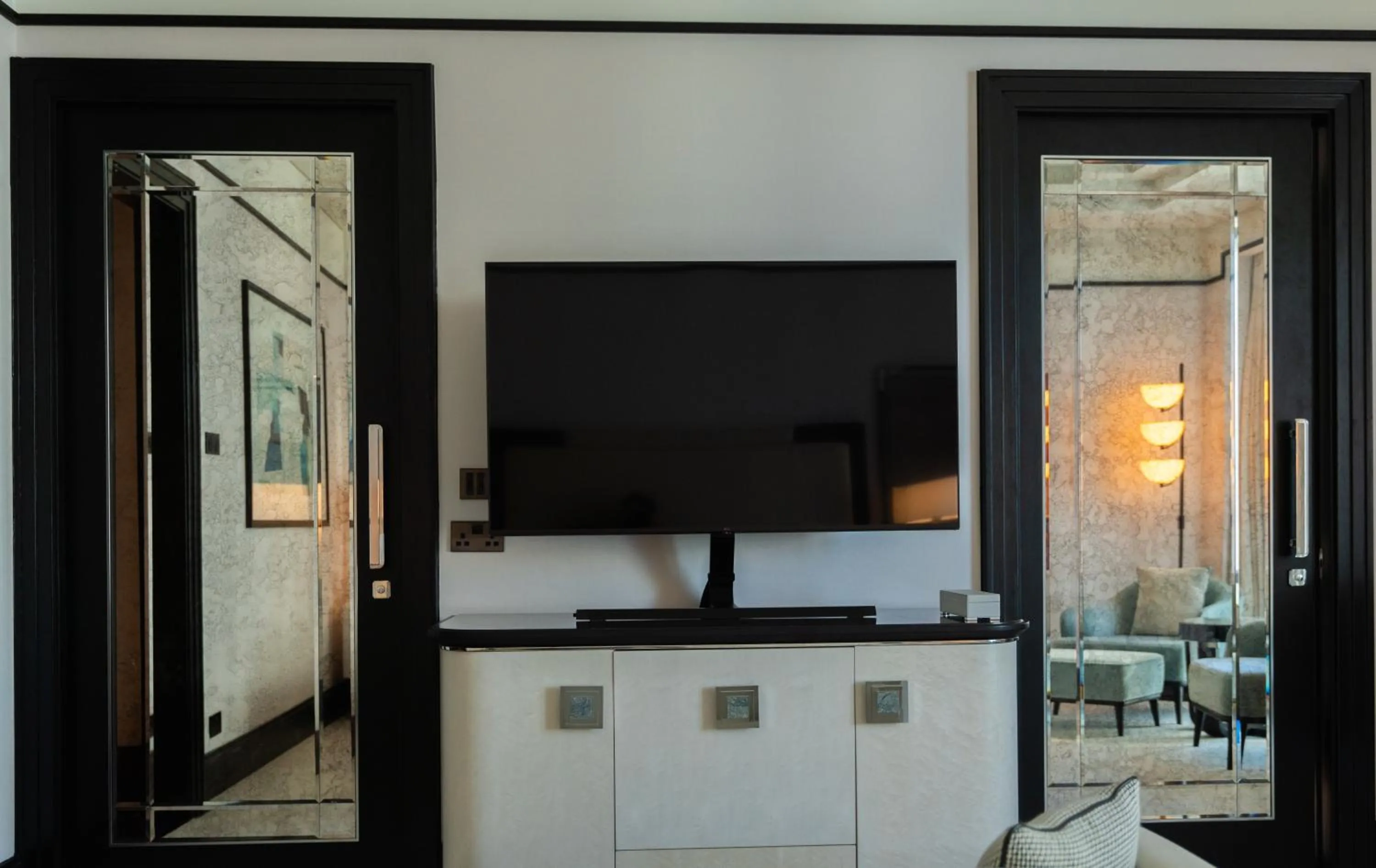 Club King Room in Waldorf Astoria Doha West Bay