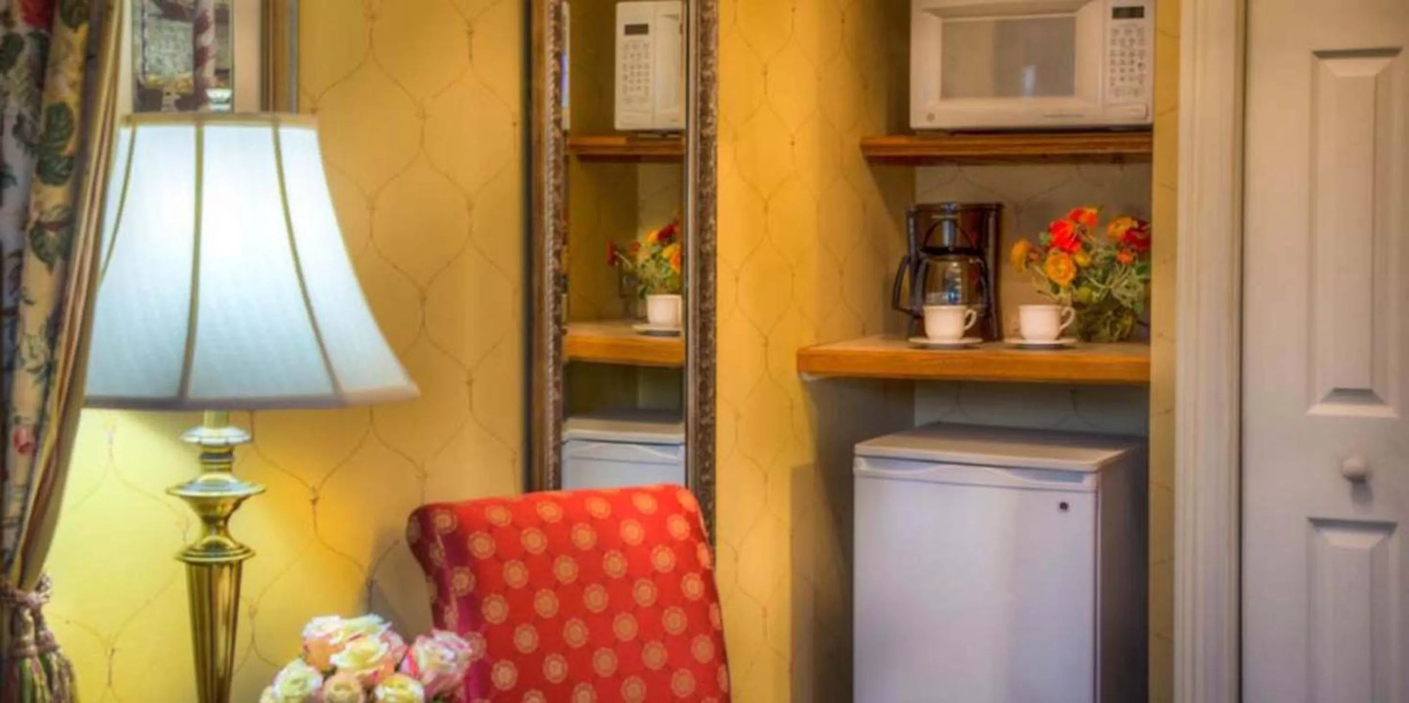 Seating area in Red Coach Inn