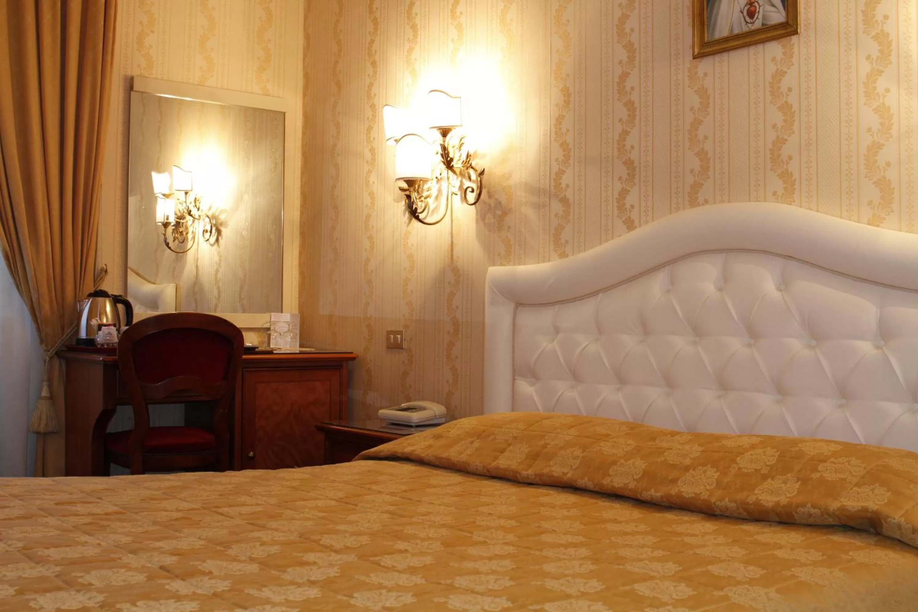 Bedroom, Bed in Hotel Eliseo