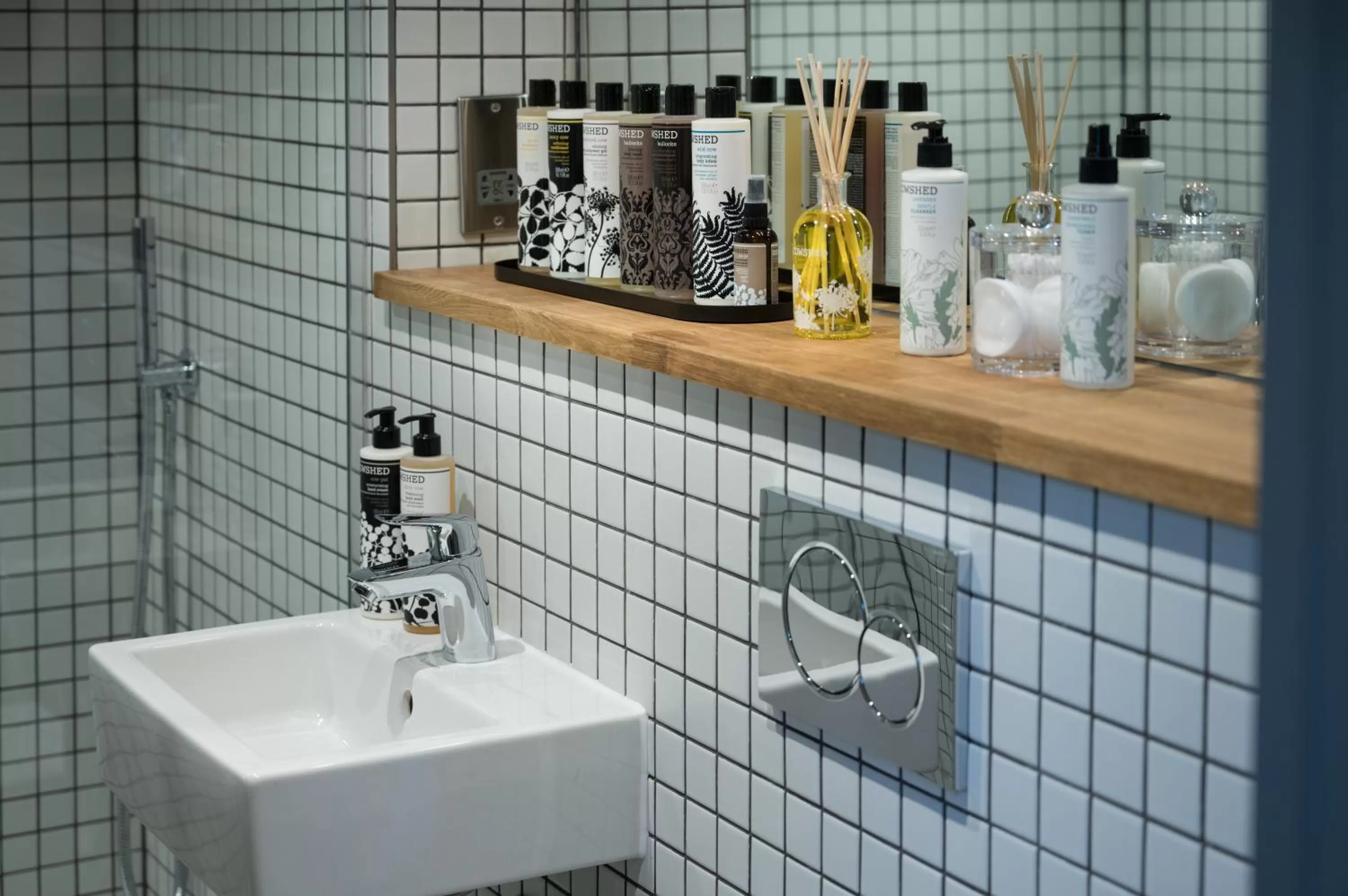 Hiding Space - Trim Street Apartments