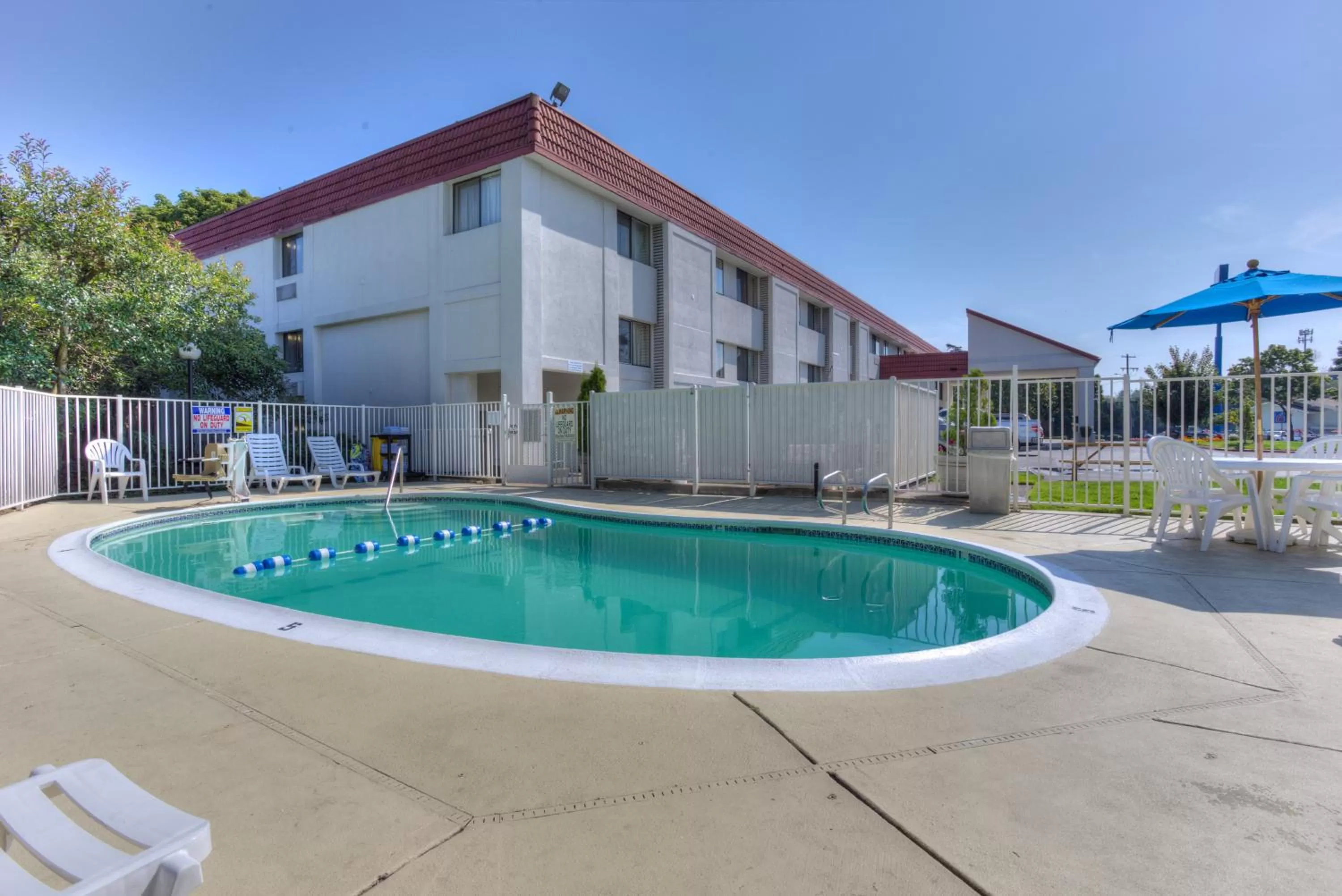 Swimming pool in Motel 6-Portland, OR - Tigard West