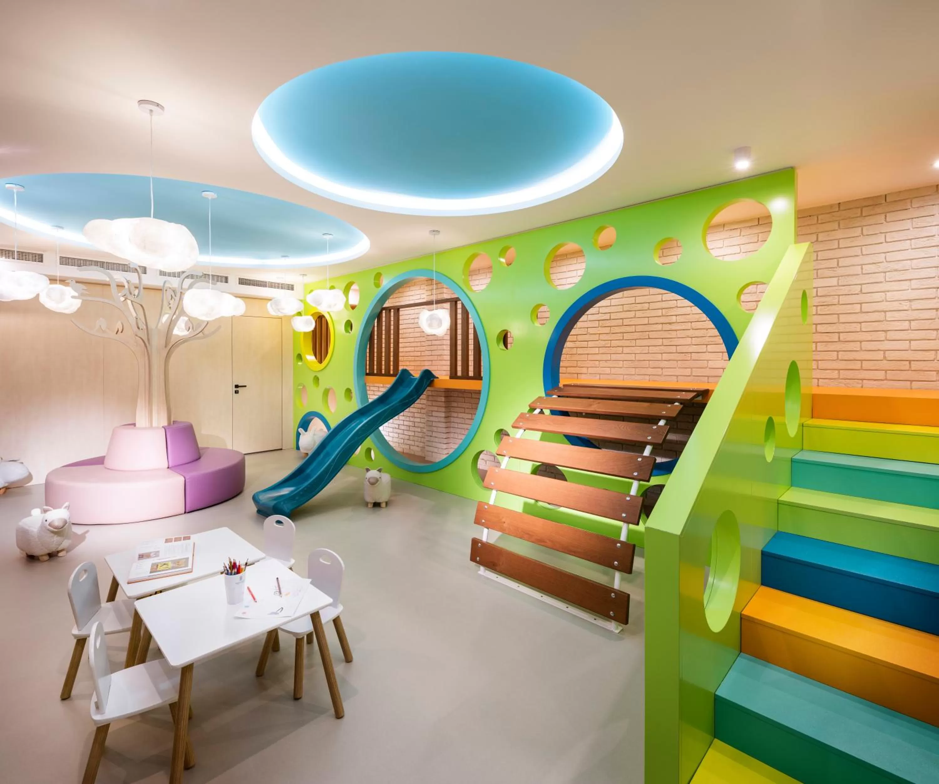 Kids's club in Kings' Valley Medical & Spa Hotel