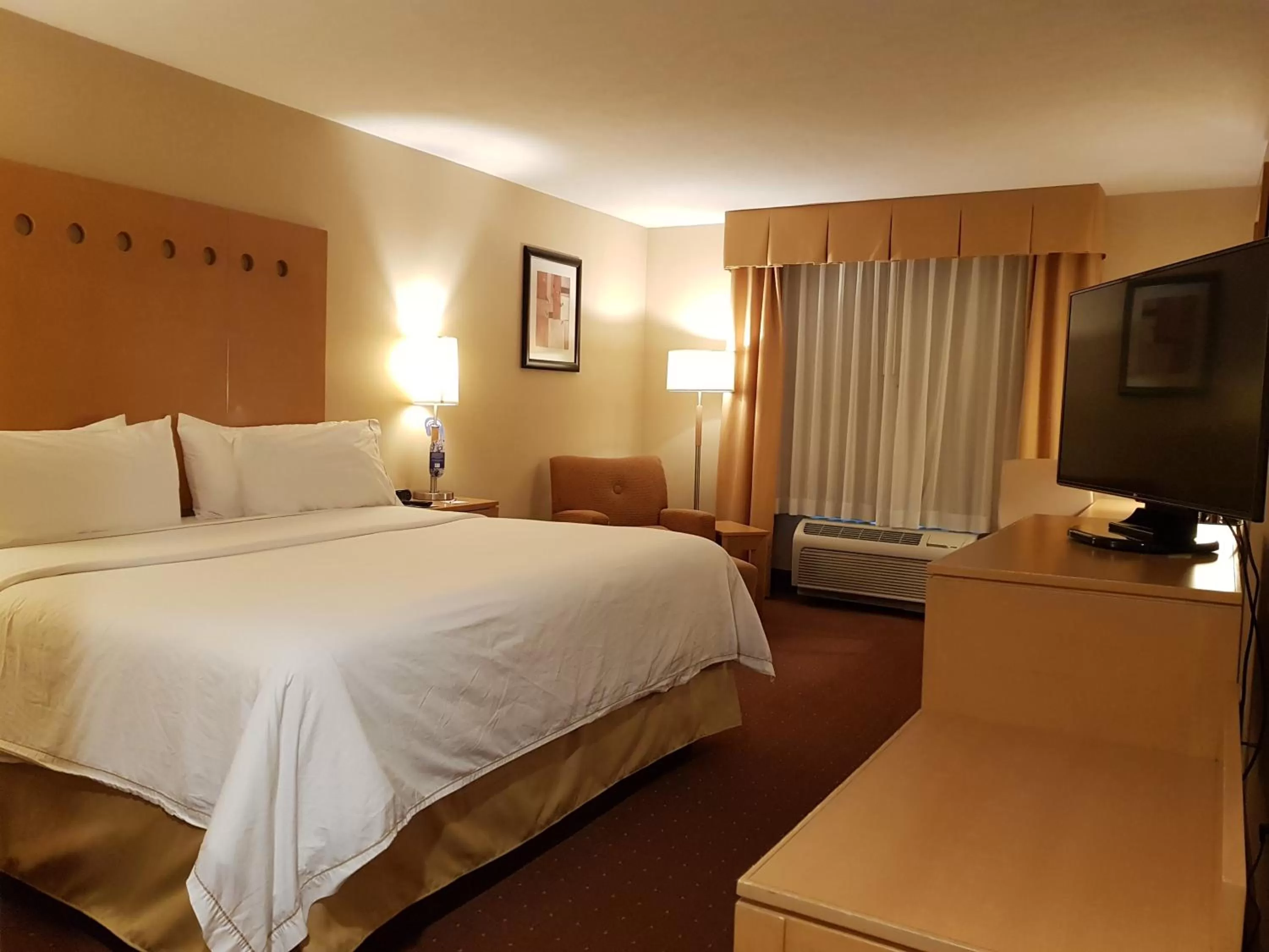 Bed in Holiday Inn Express Saltillo Zona Aeropuerto by IHG
