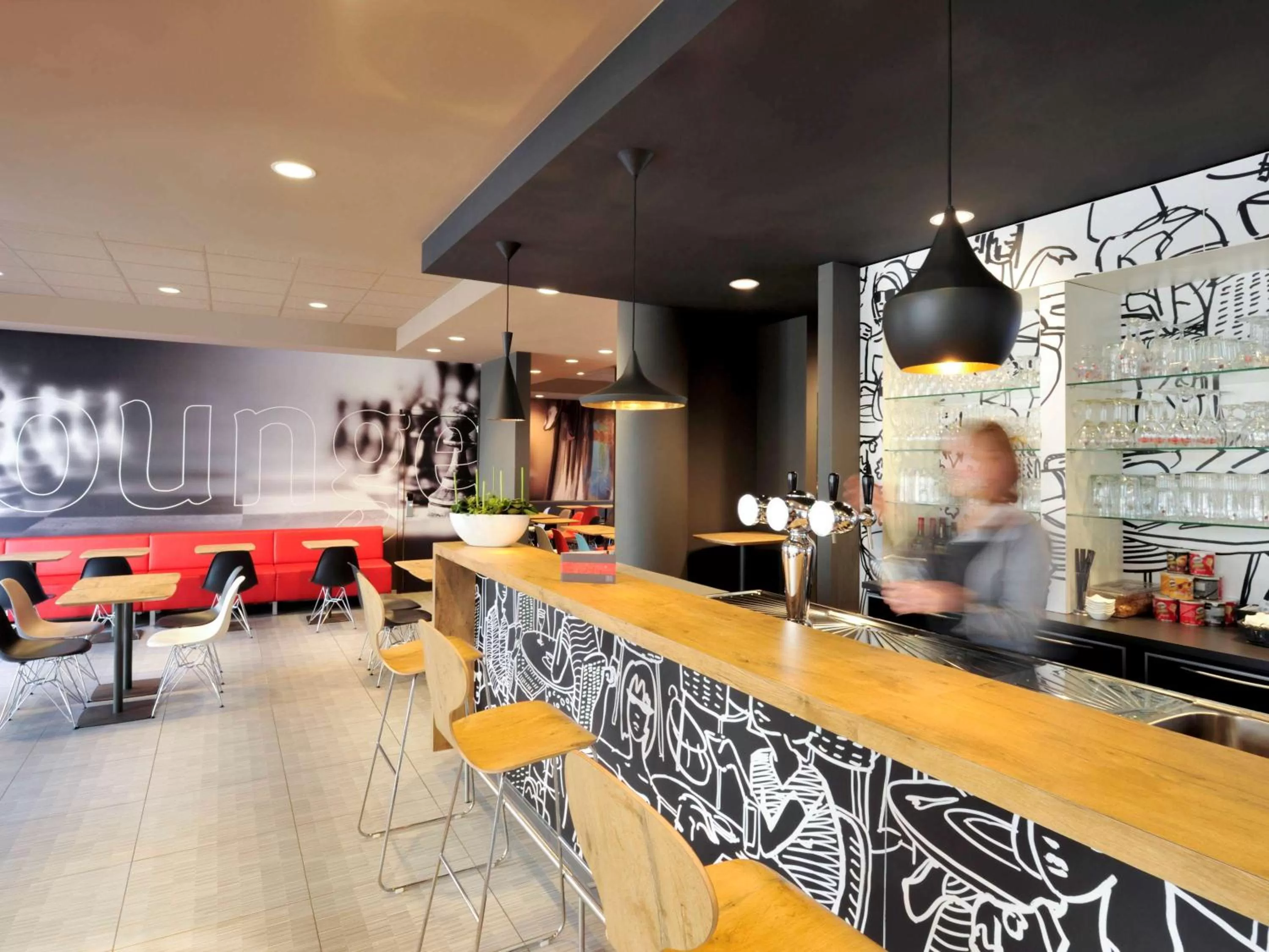 Restaurant/places to eat in ibis De Panne