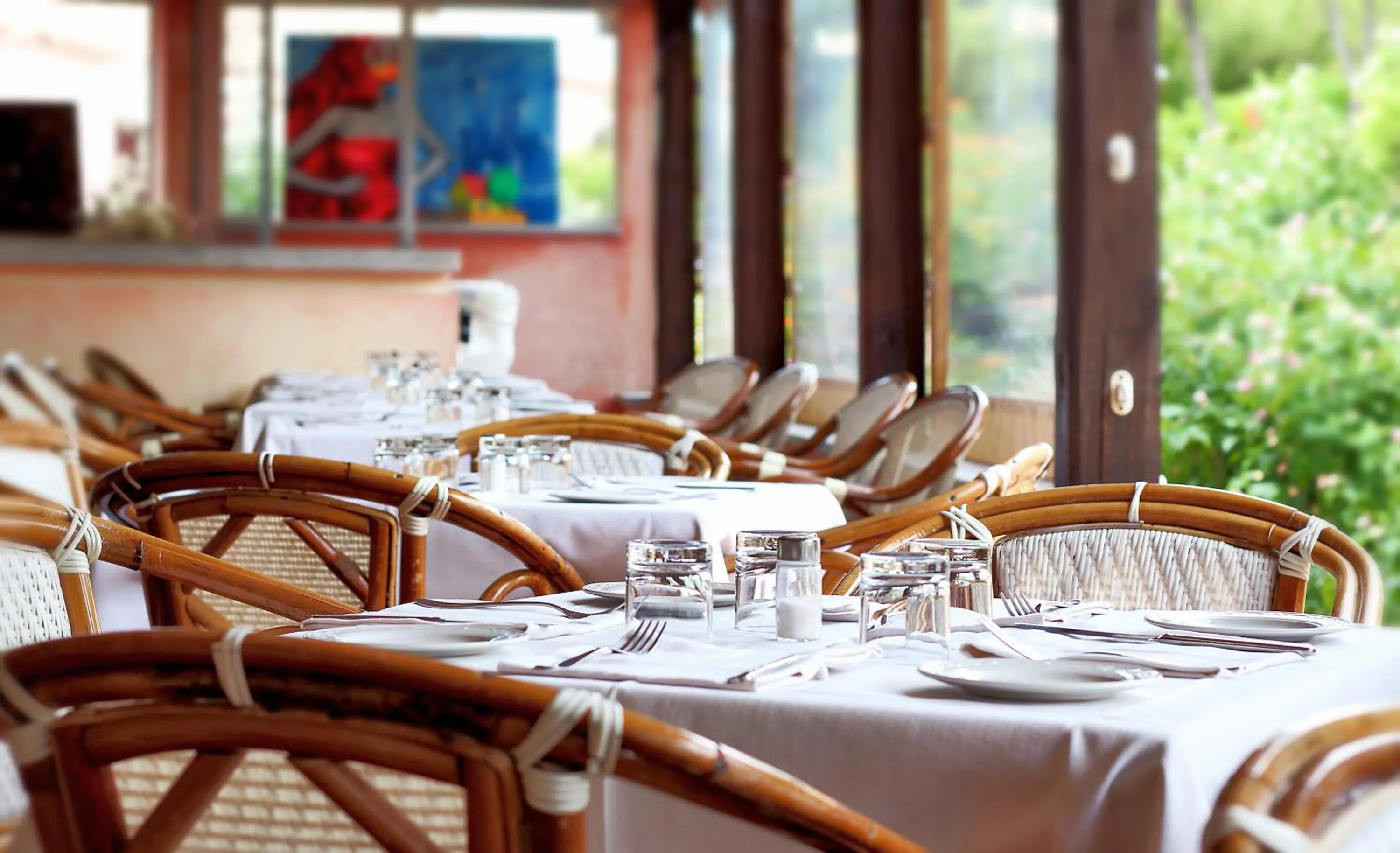 Restaurant/places to eat in Colonna Country Club