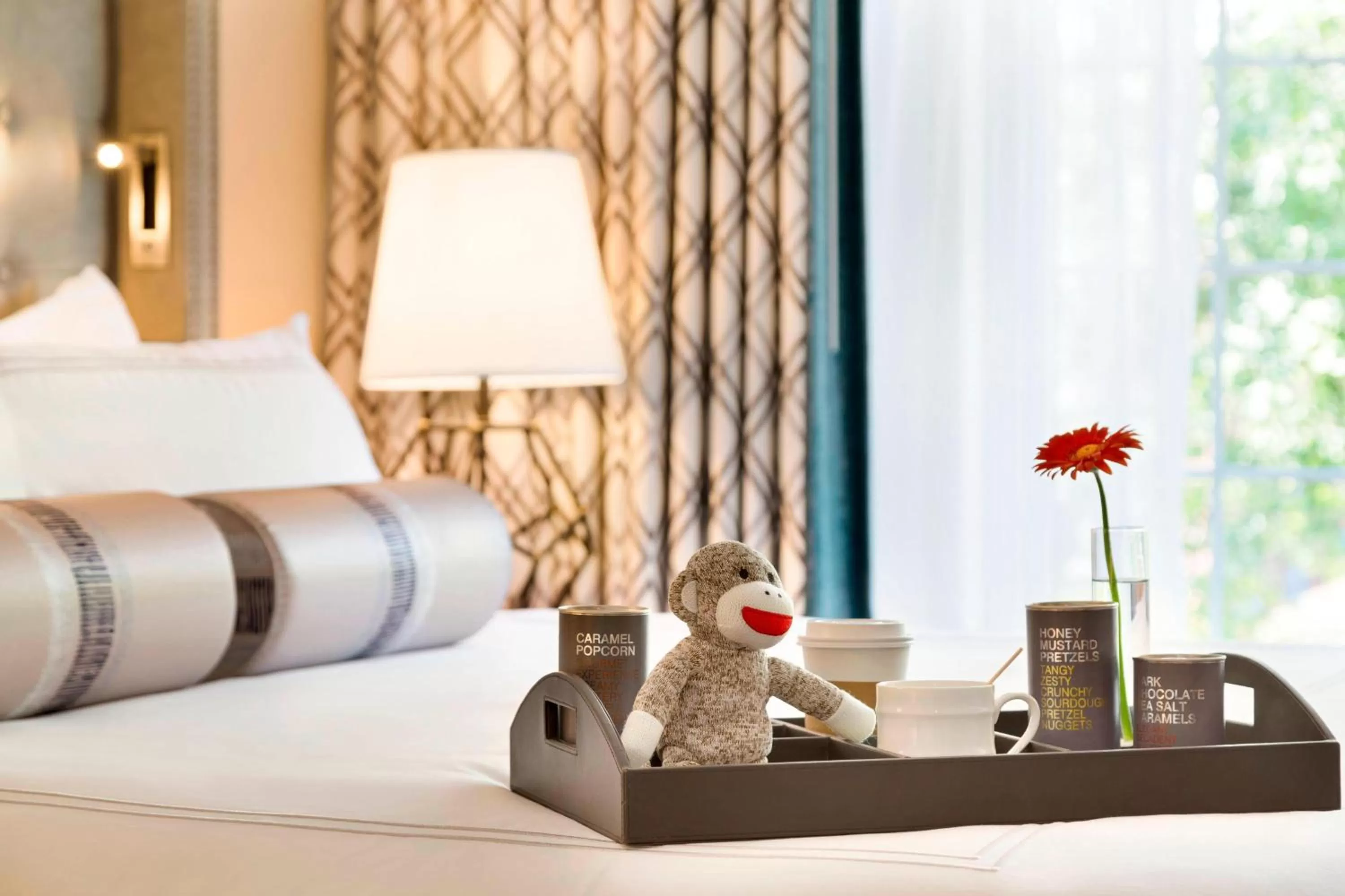 Photo of the whole room, Bed in Reikart House Buffalo, a Tribute Portfolio Hotel