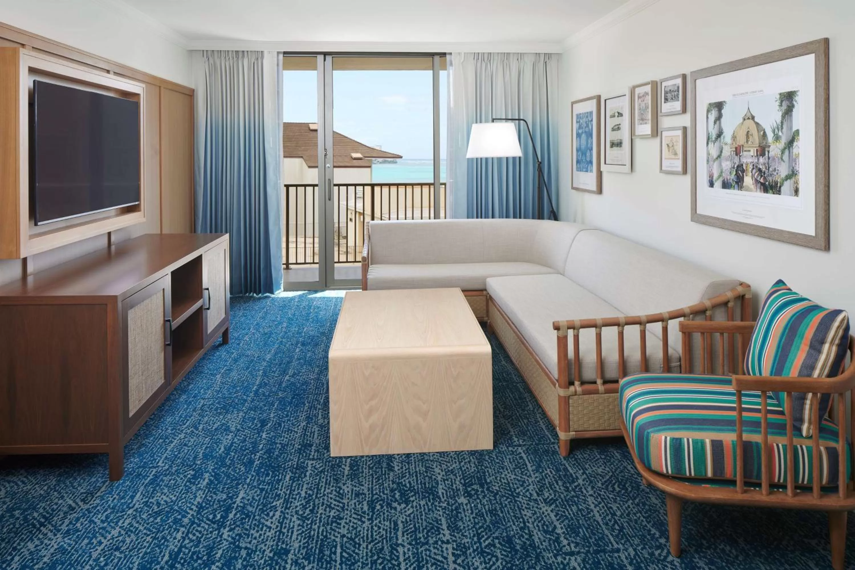 Club Ocean View Suite 1 King Bed in OUTRIGGER Reef Waikiki Beach Resort