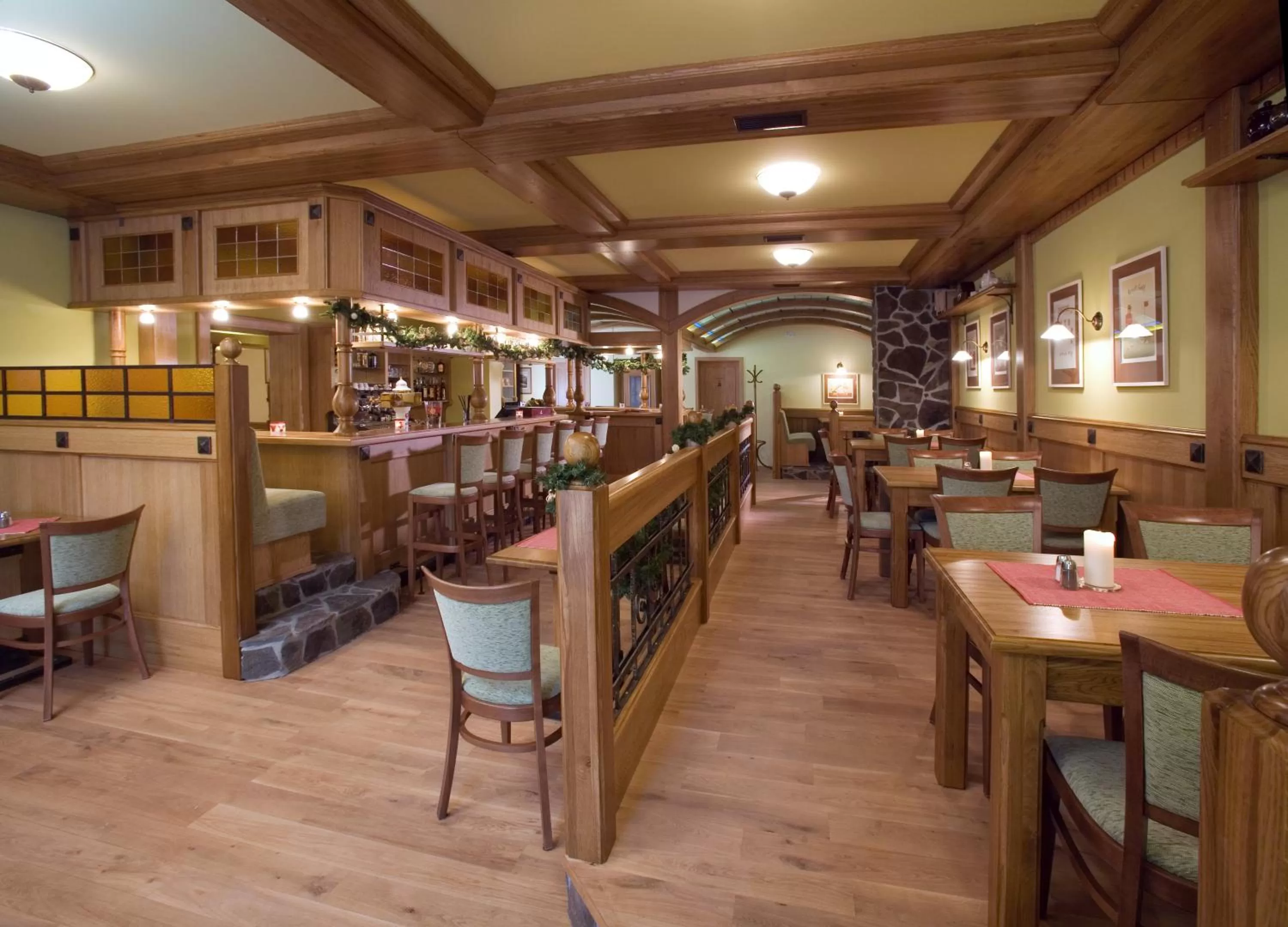 Restaurant/places to eat in Dolce Villa