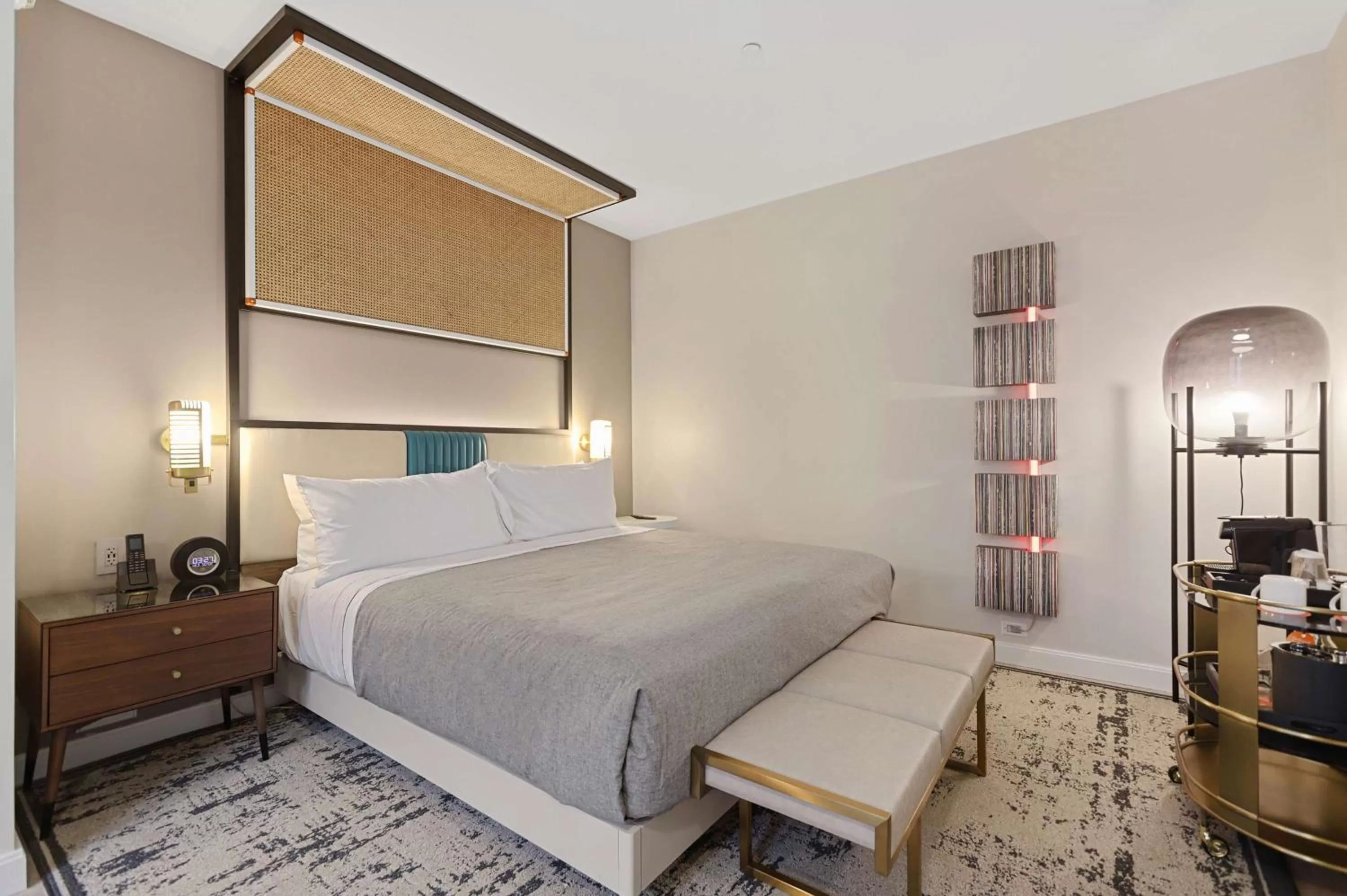 Bed in Canopy By Hilton Memphis Downtown