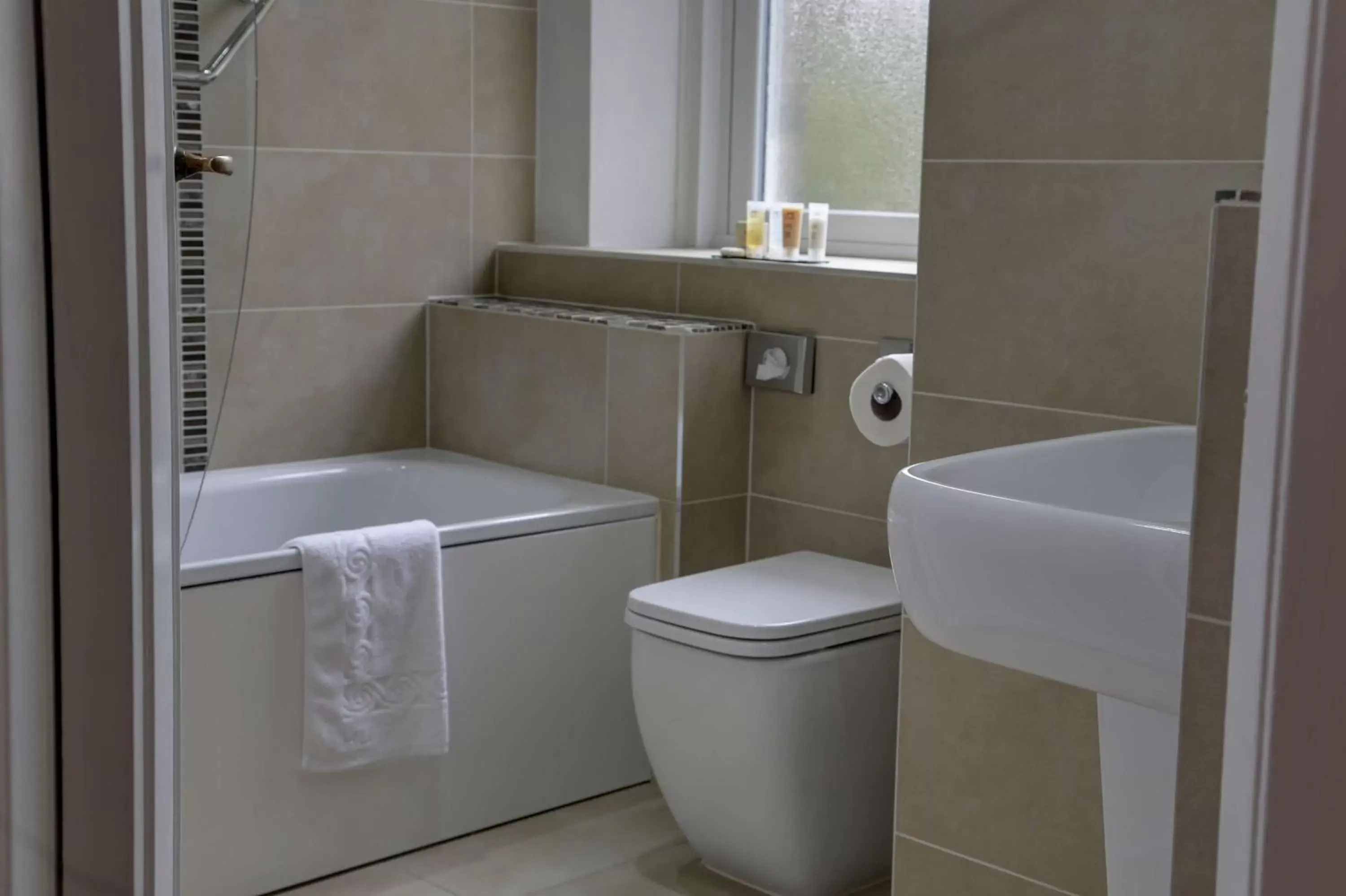 Executive King/Twin in The Craiglands Hotel Sure Hotel Collection by Best Western Executive King/Twin in The Craiglands Hotel Sure Hotel Collection by Best Western