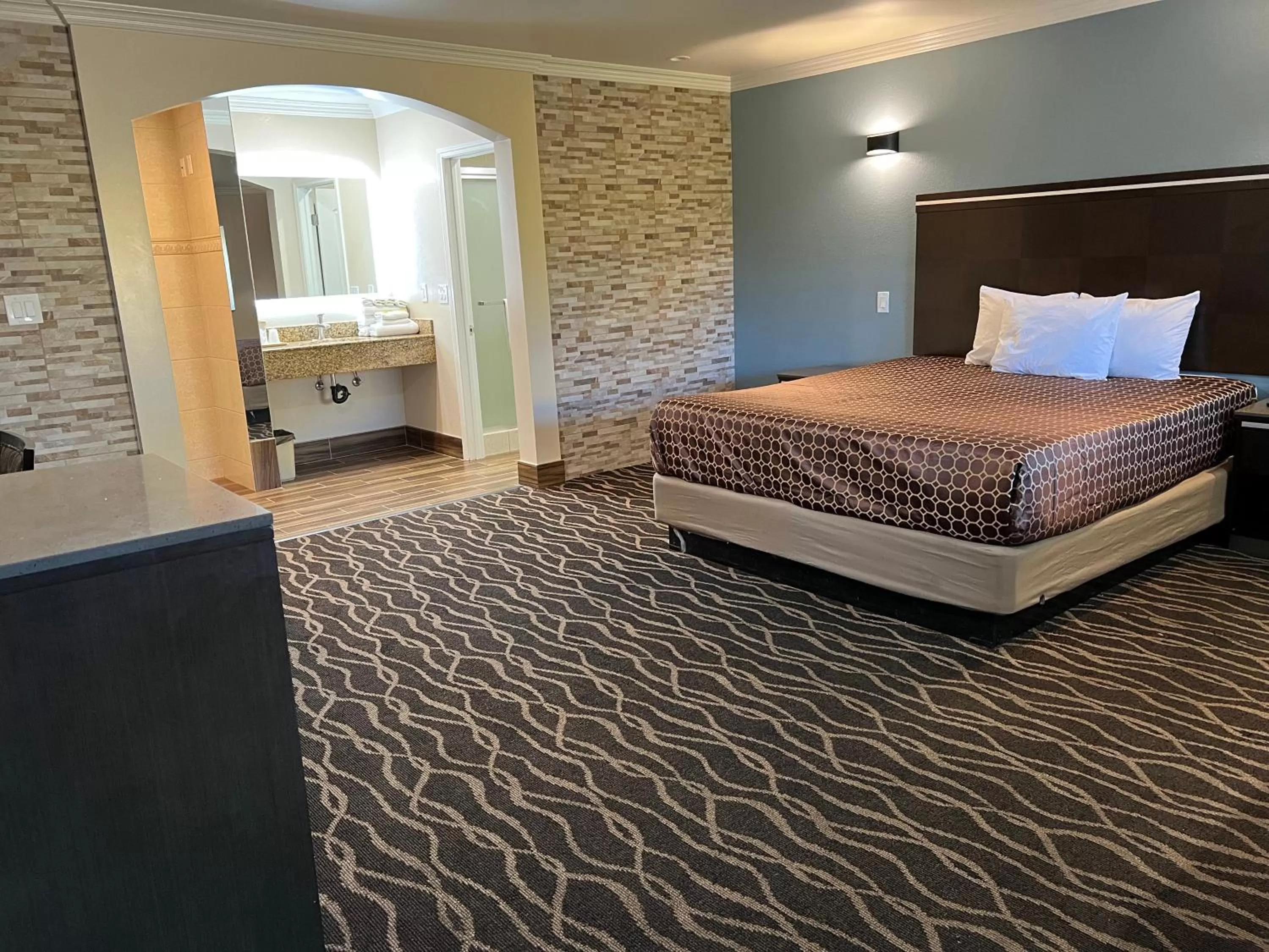 Bedroom, Bed in Walnut Inn & Suites West Covina