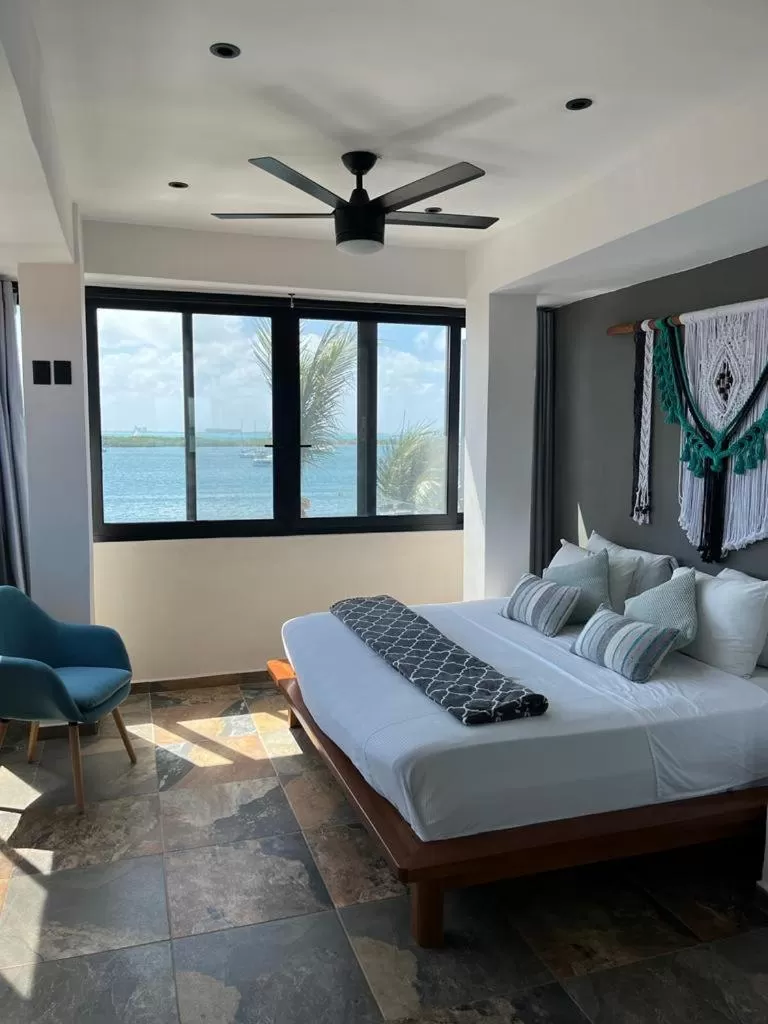 Photo of the whole room, Bed in Bahia Tolok