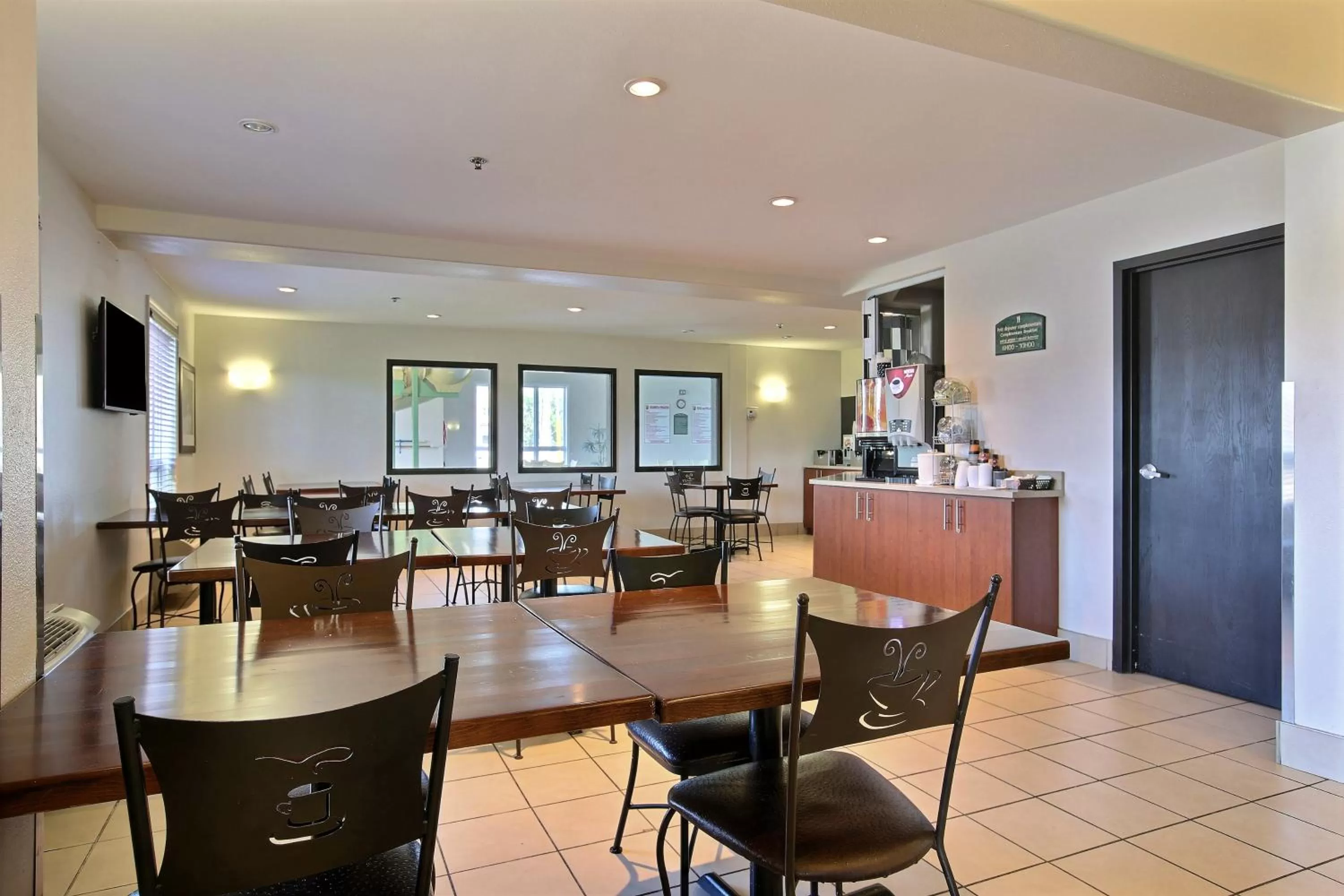 Breakfast in Super 8 by Wyndham Trois-Rivieres