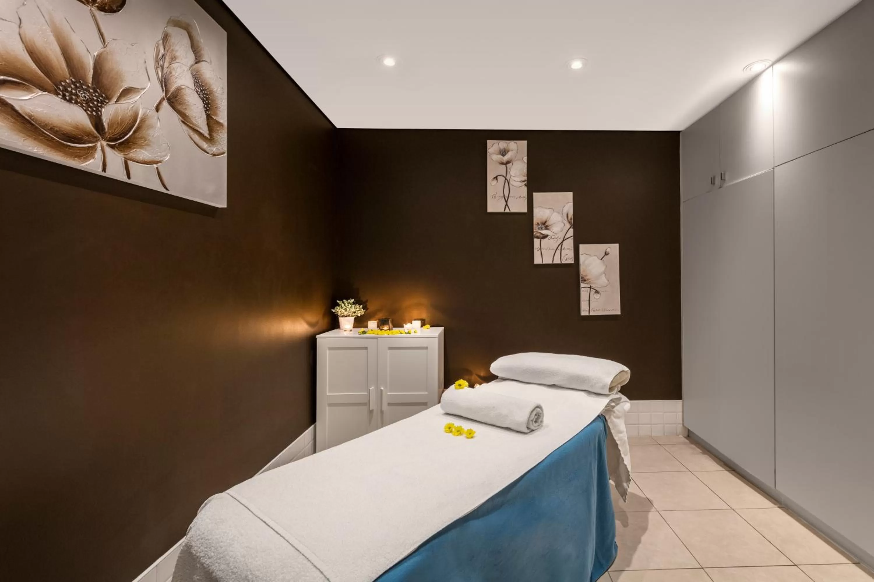 Massage, Bed in Paradox Sydney