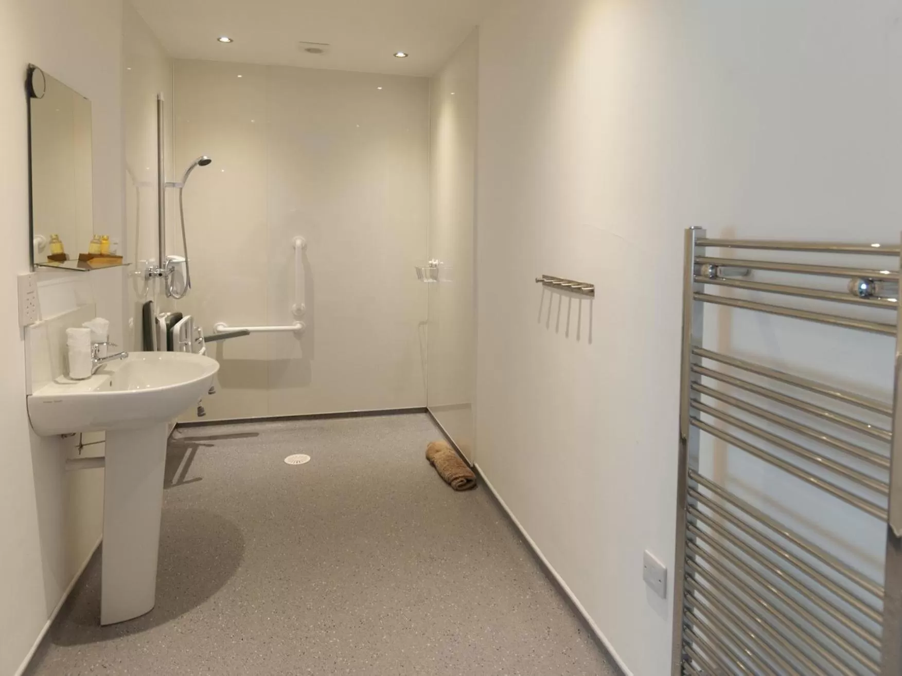 Bathroom in Drumdevan Country House, Inverness