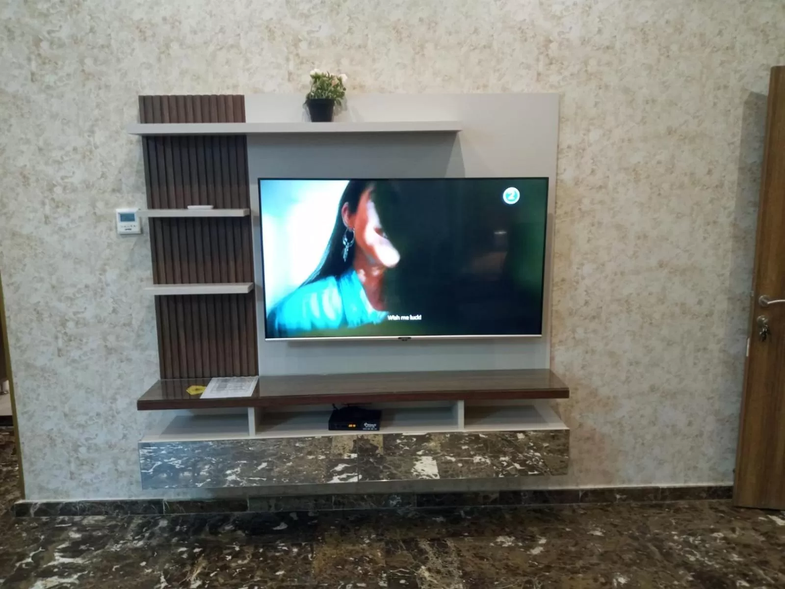 Communal lounge/ TV room, TV/Entertainment Center in Rihanna Hotel Apartment